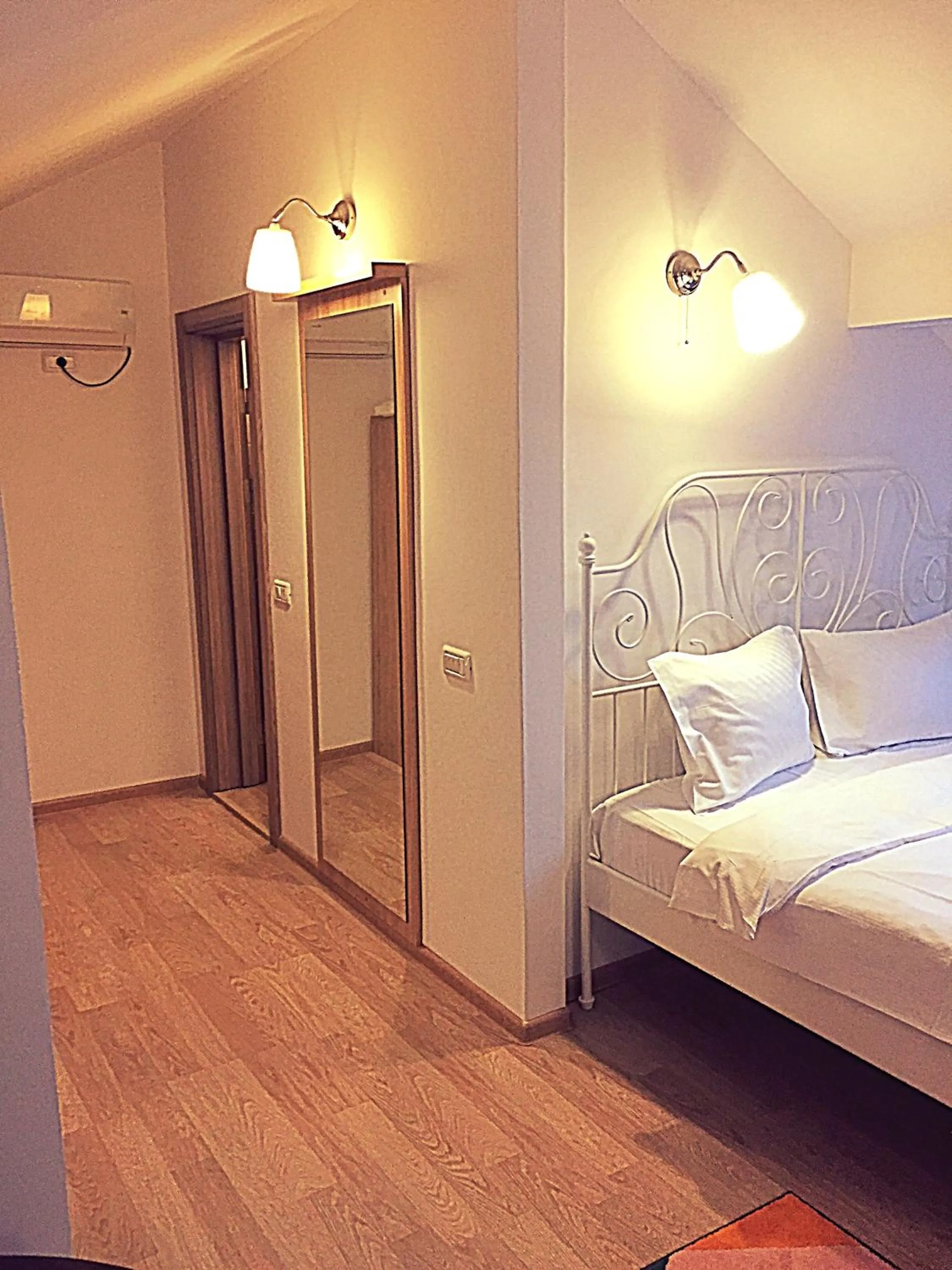 Bed in Pensiunea Puiu