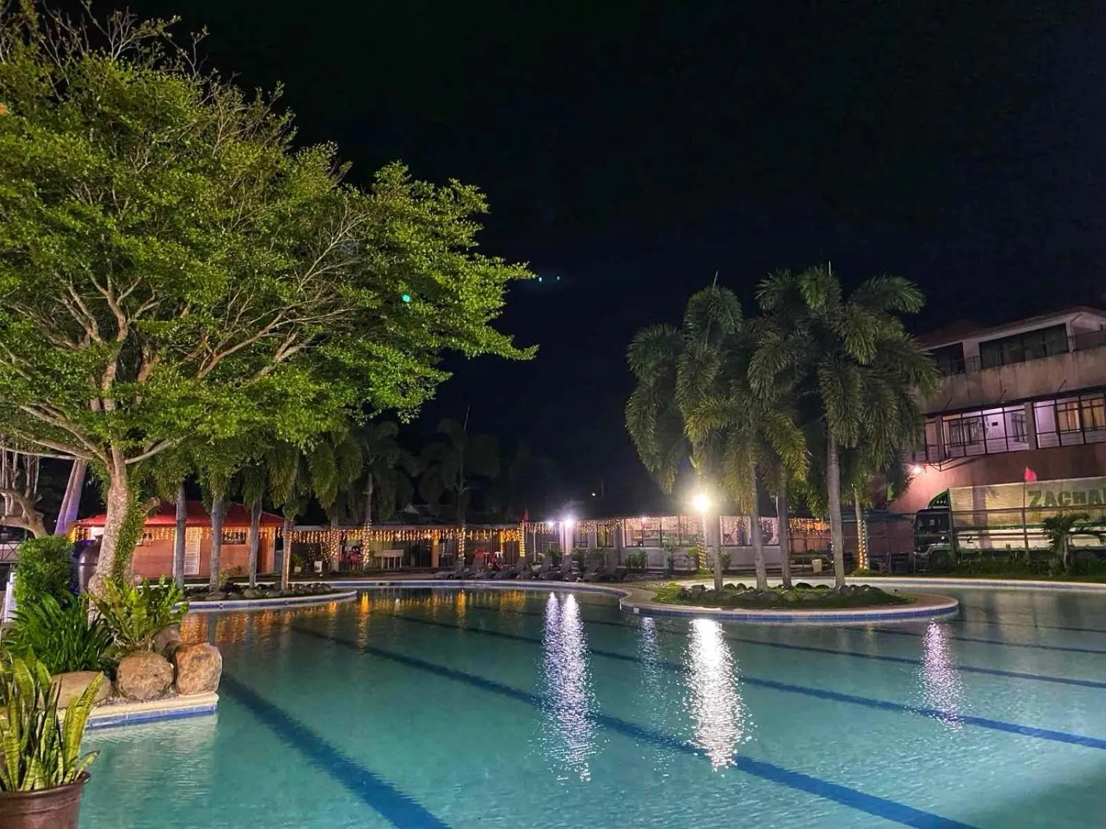 Swimming pool in Northland Resort Hotel Manapla