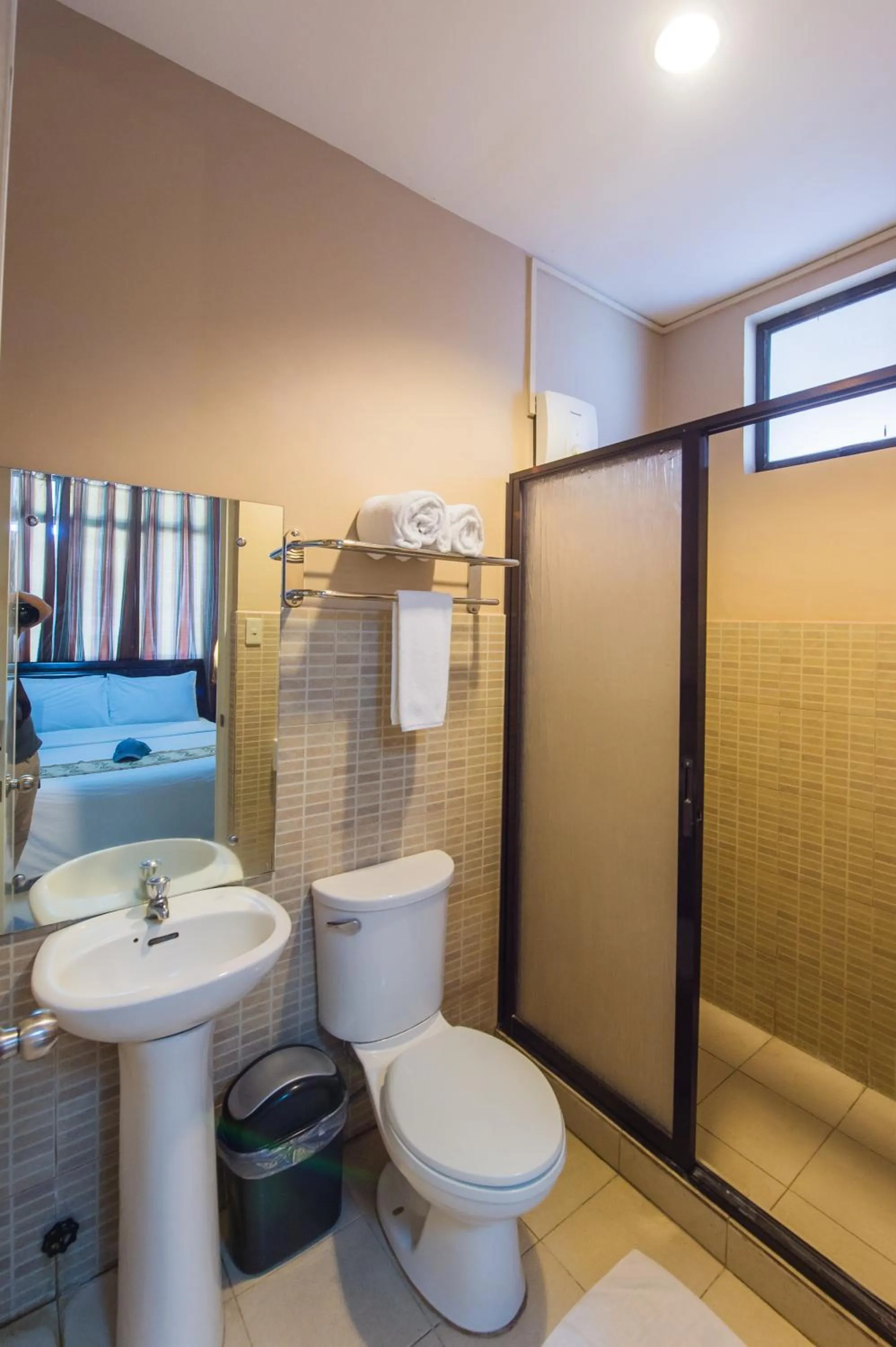 Shower in Northland Resort Hotel Manapla