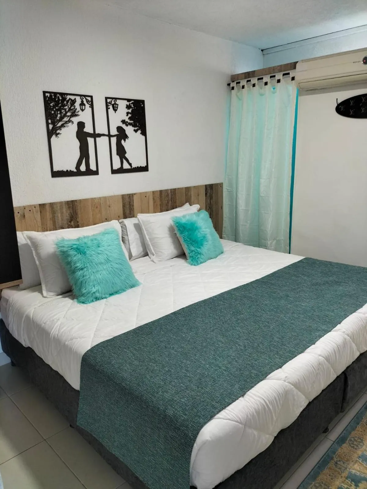 Photo of the whole room, Bed in ArisSha Boutique Hotel