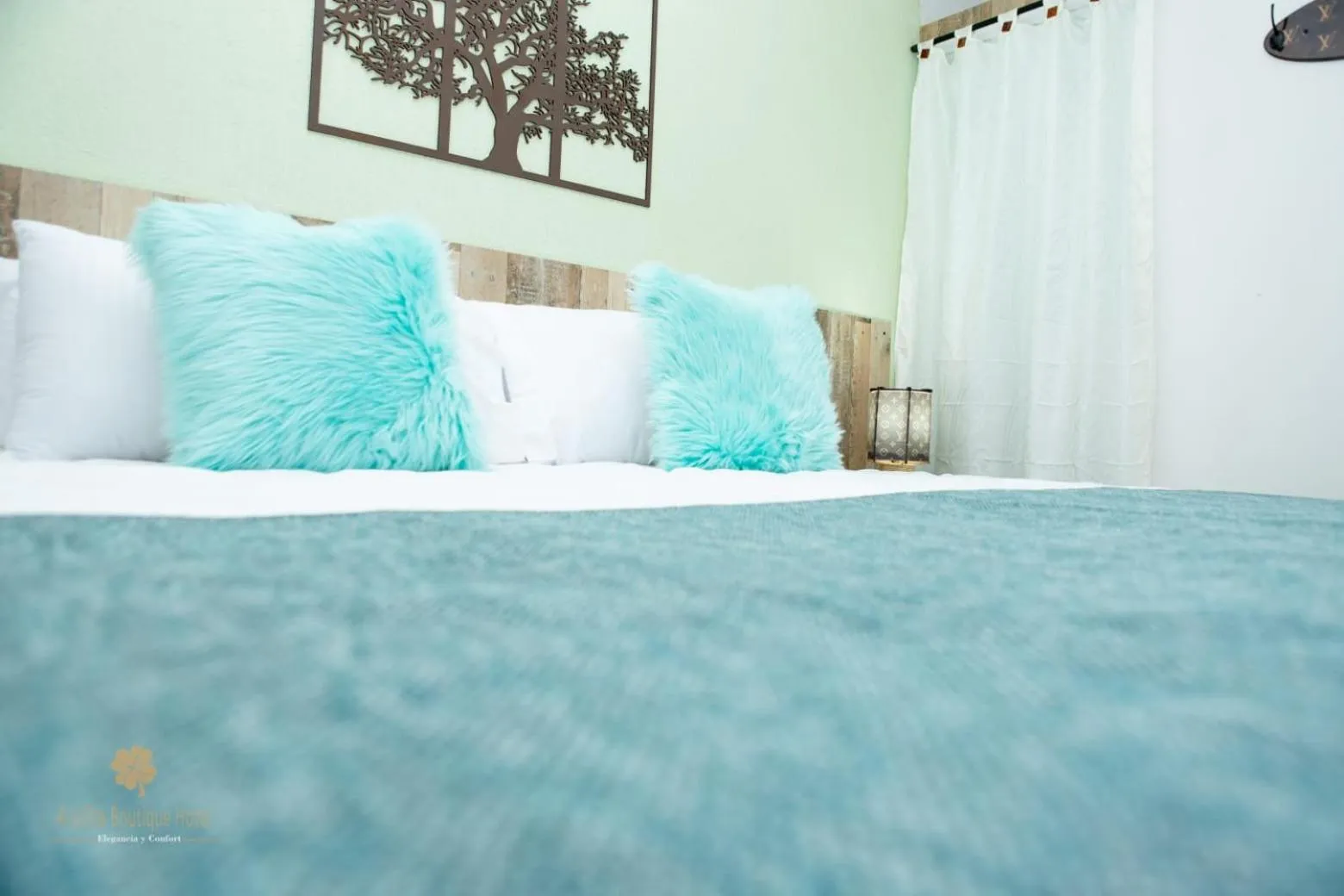 Photo of the whole room, Bed in ArisSha Boutique Hotel