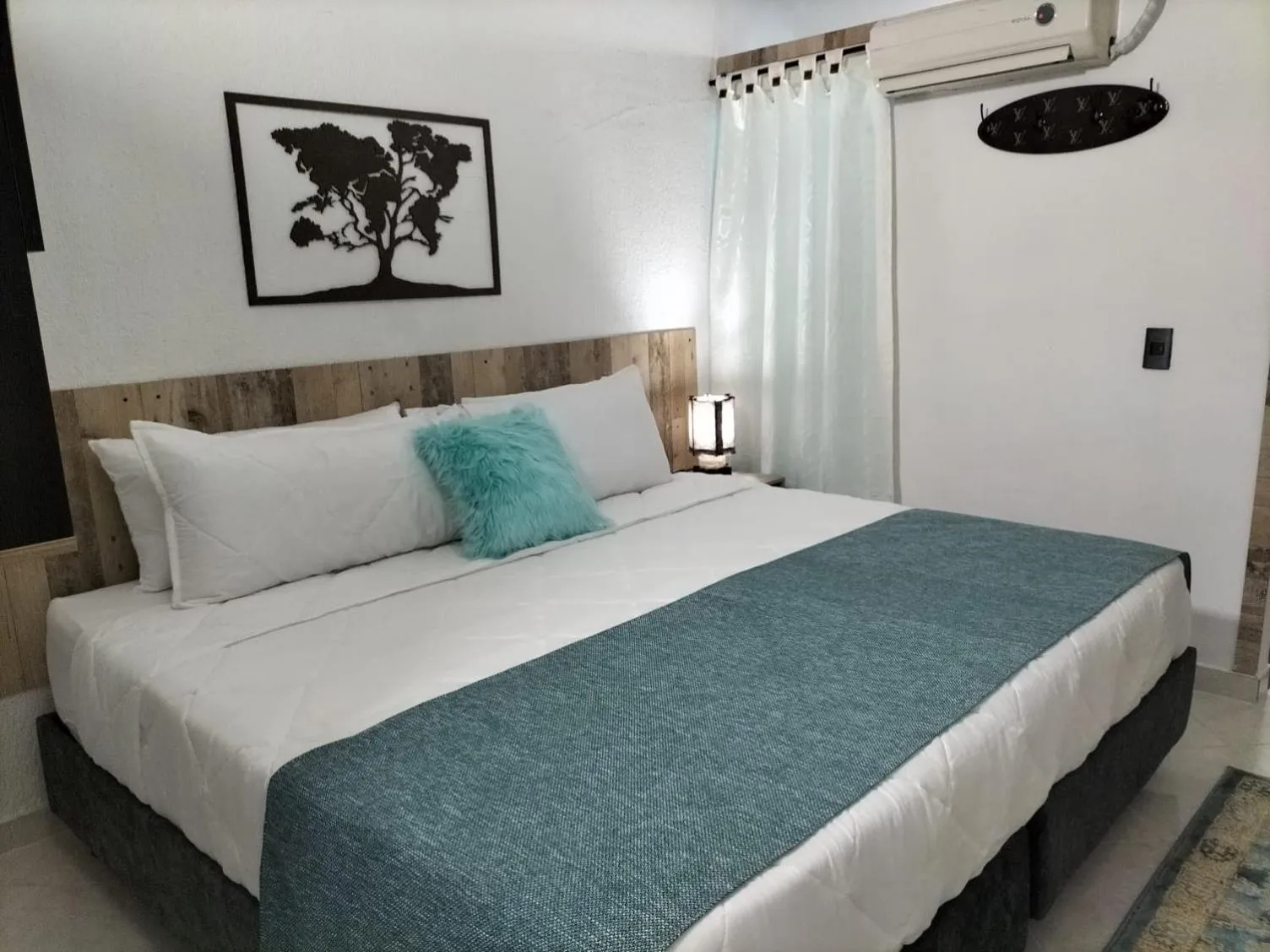 Photo of the whole room, Bed in ArisSha Boutique Hotel