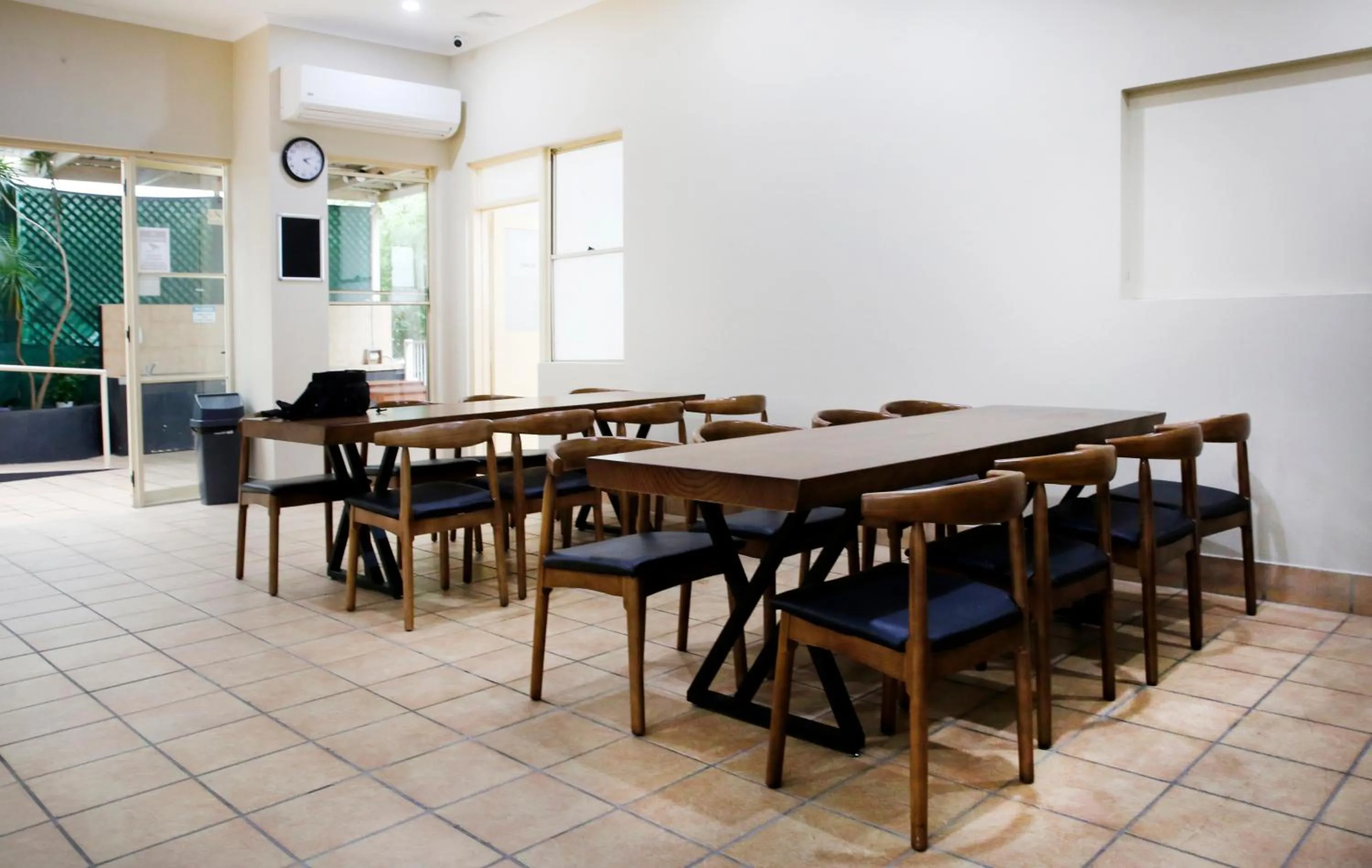 Seating area in Breeze Inn Gold Coast