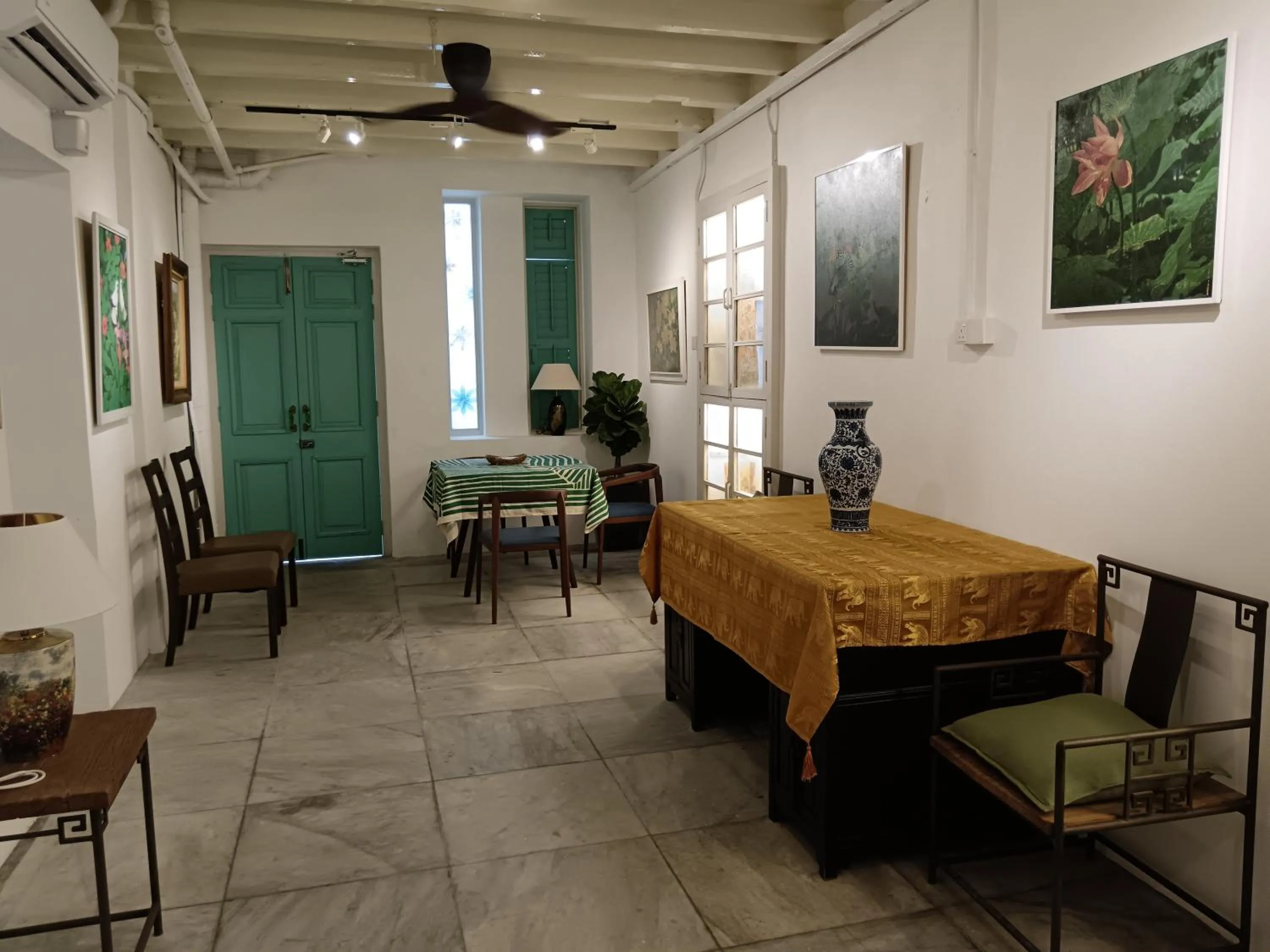 Lobby or reception in The Georgetown Green Gates