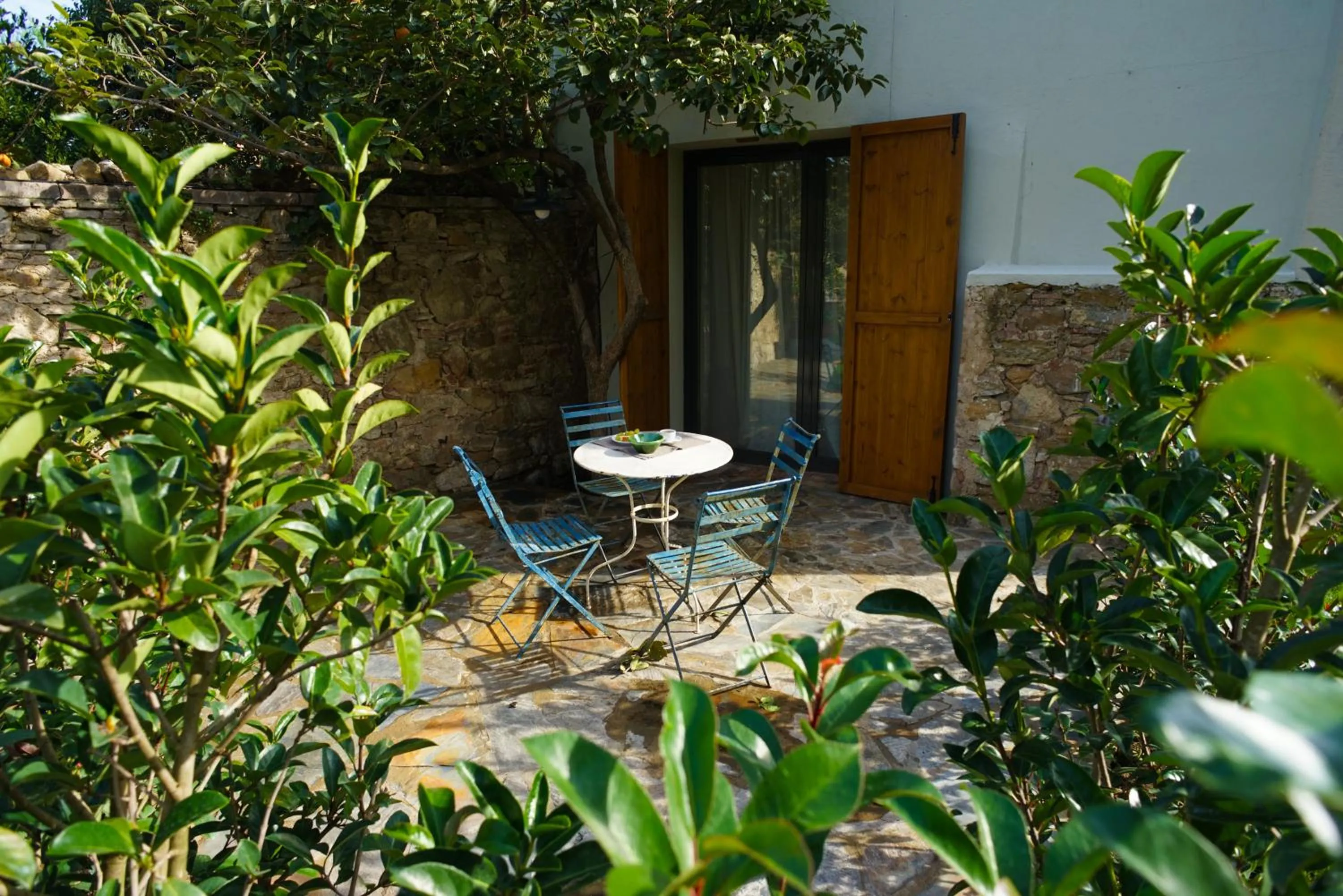 Patio in Encís d'Empordà -Adults Only-