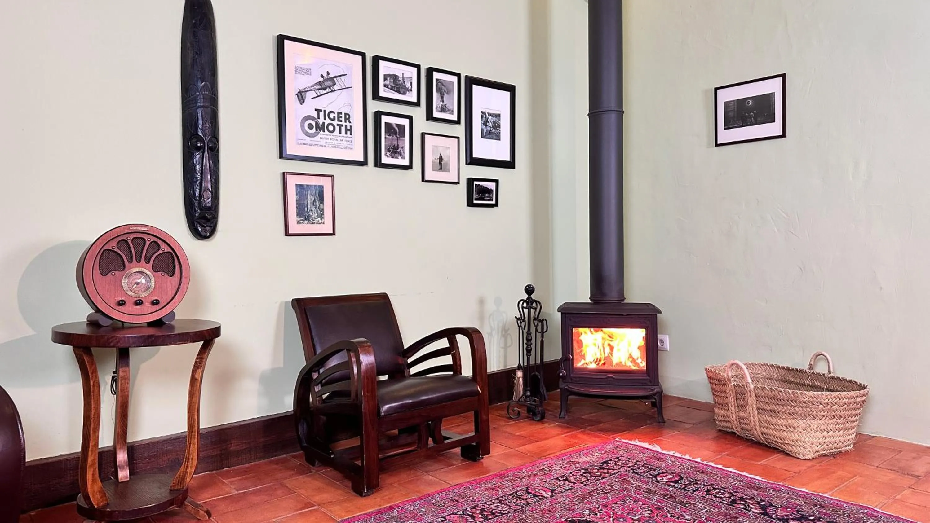 fireplace in Encís d'Empordà -Adults Only-