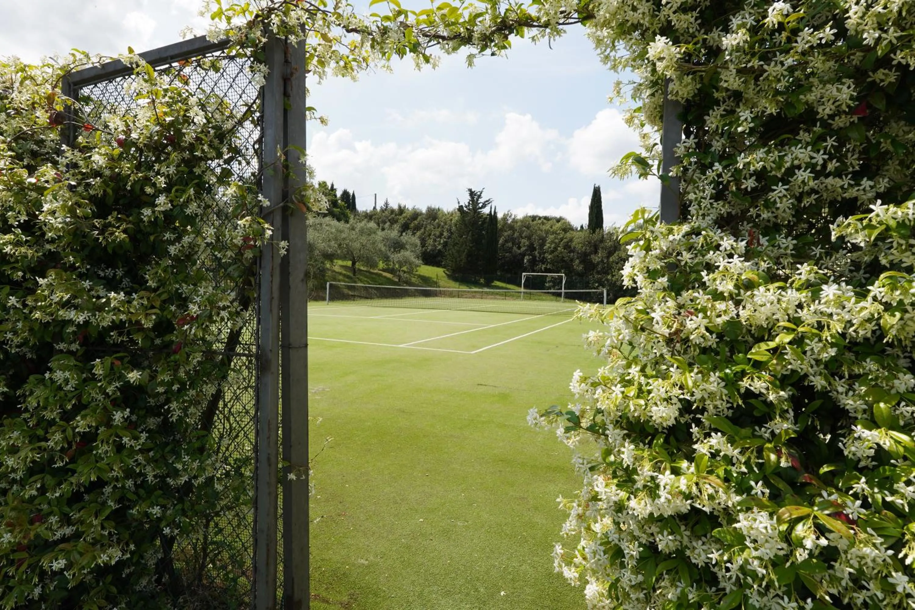 Tennis court in Locanda le Boscarecce