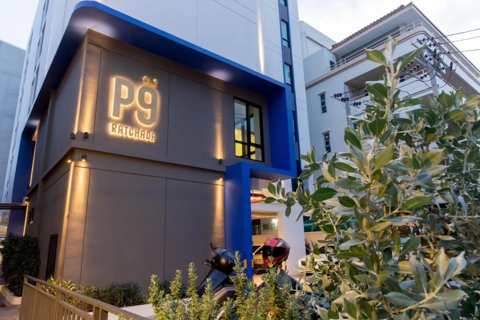 Property building in P9 Ratchada Hotel