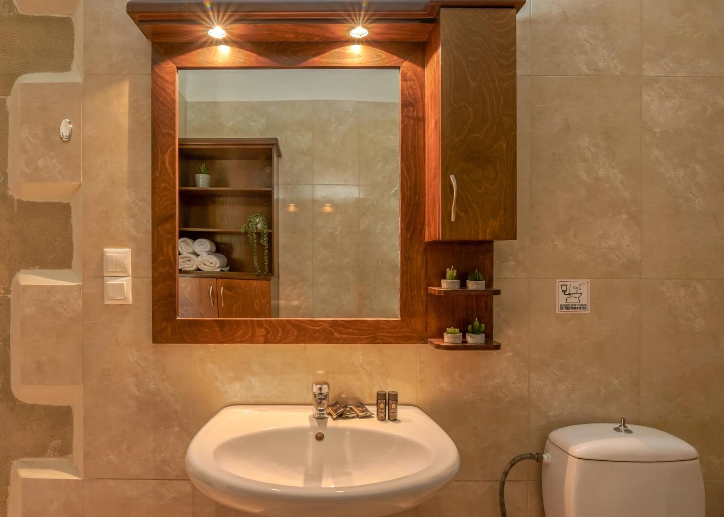 Bathroom in Secreto Studios