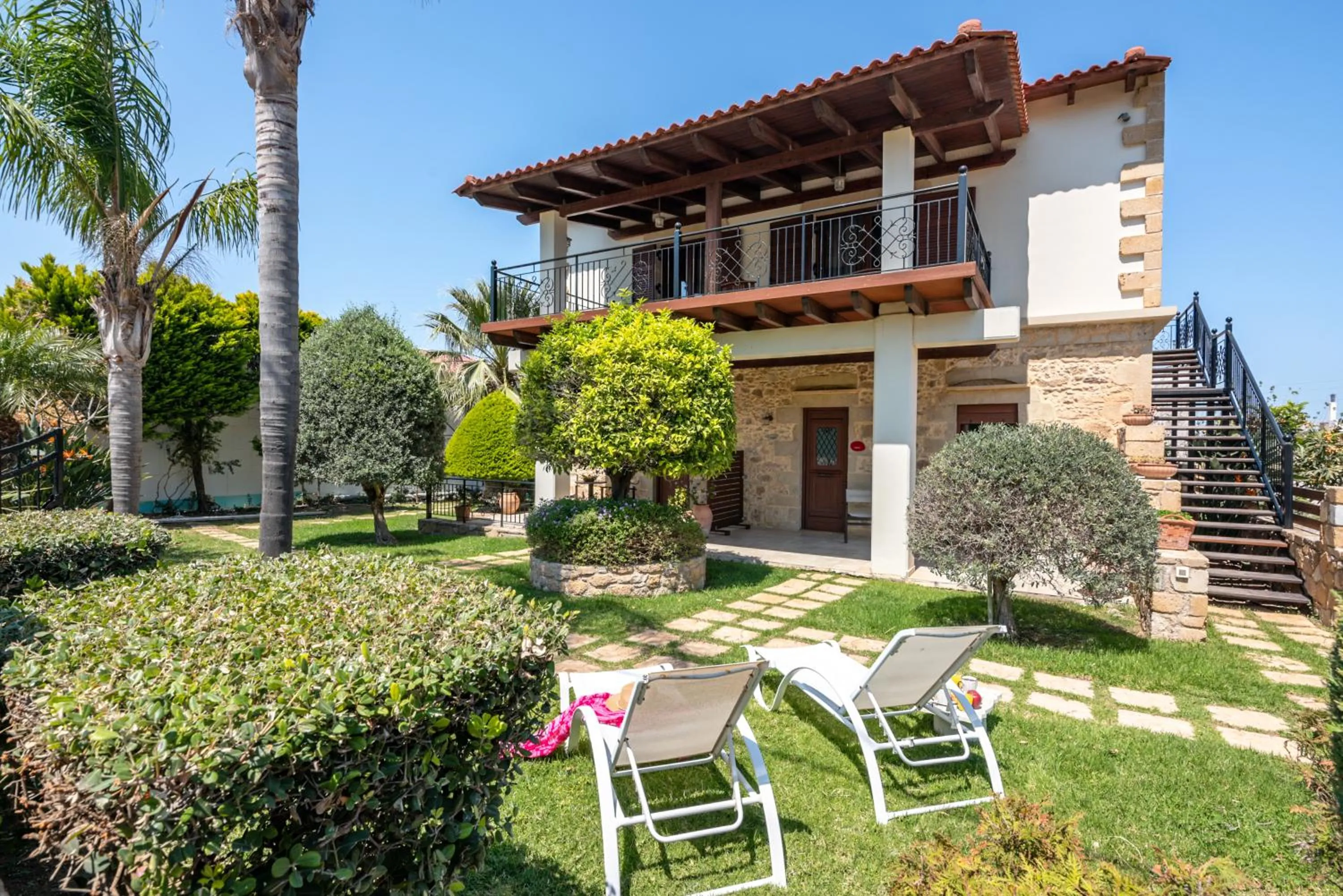 Property building in Secreto Studios