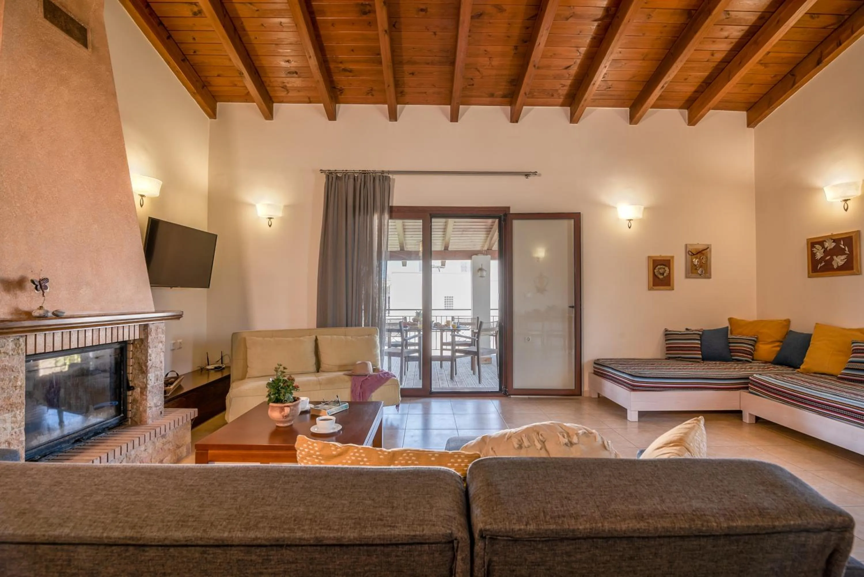 Living room in Secreto Studios