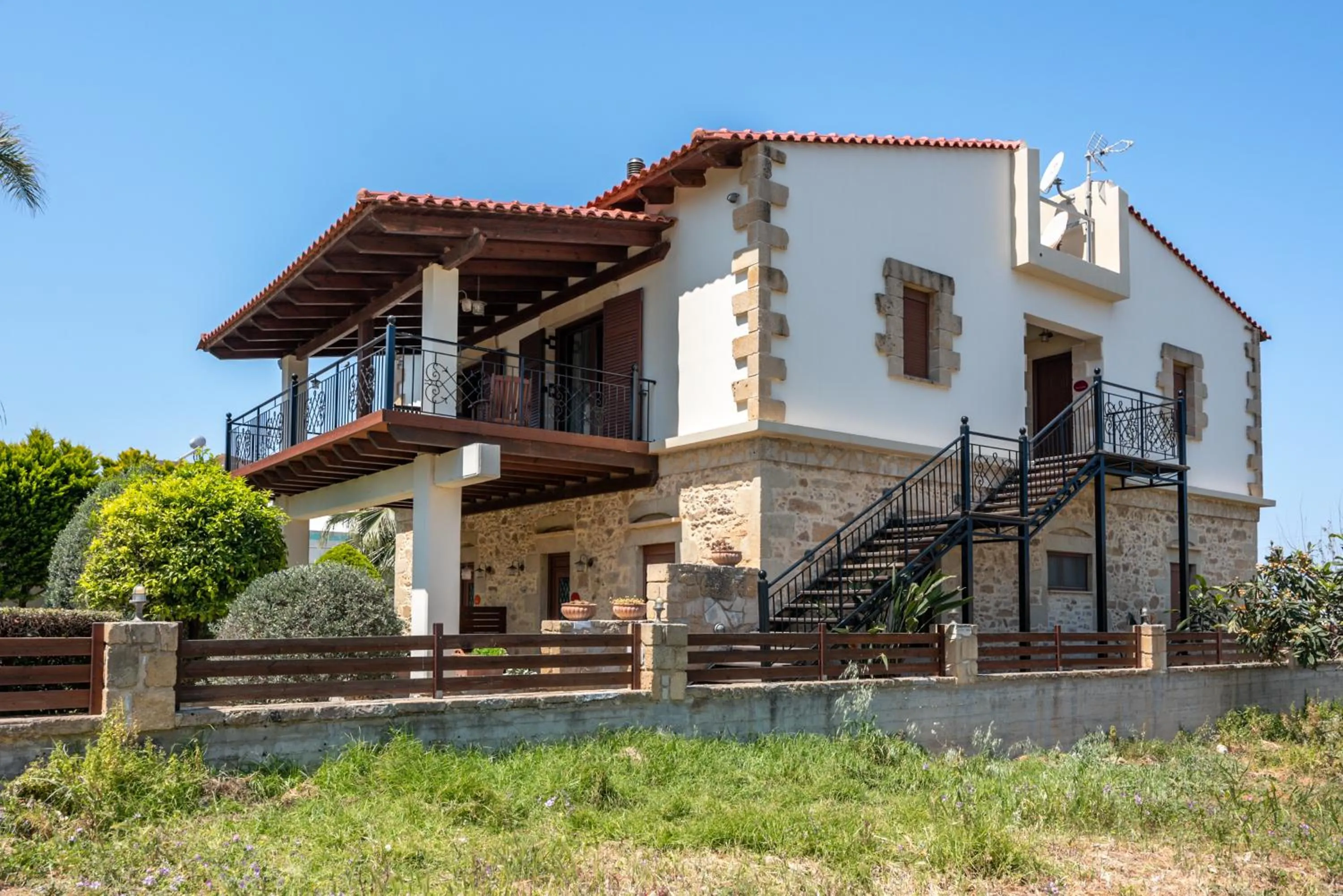 Property building in Secreto Studios