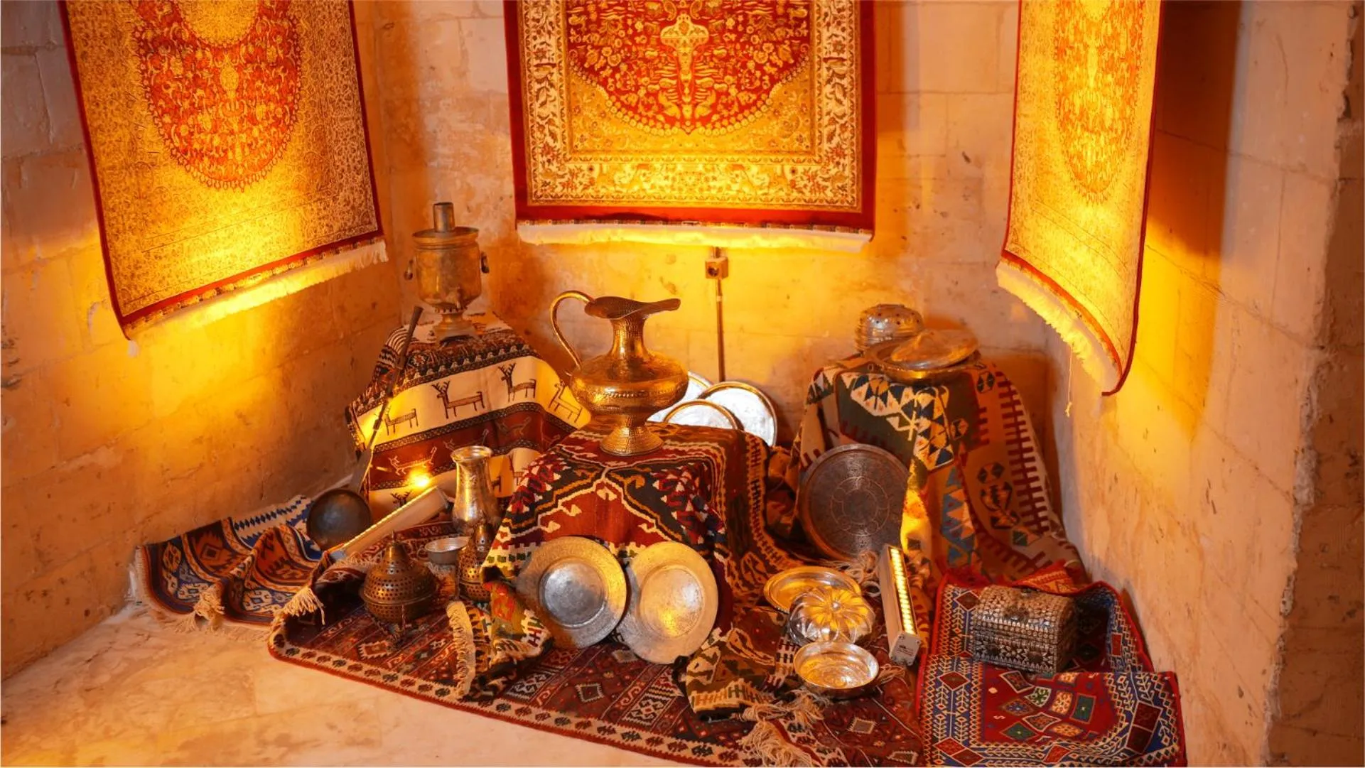 Decorative detail in Stone House by Cevahir