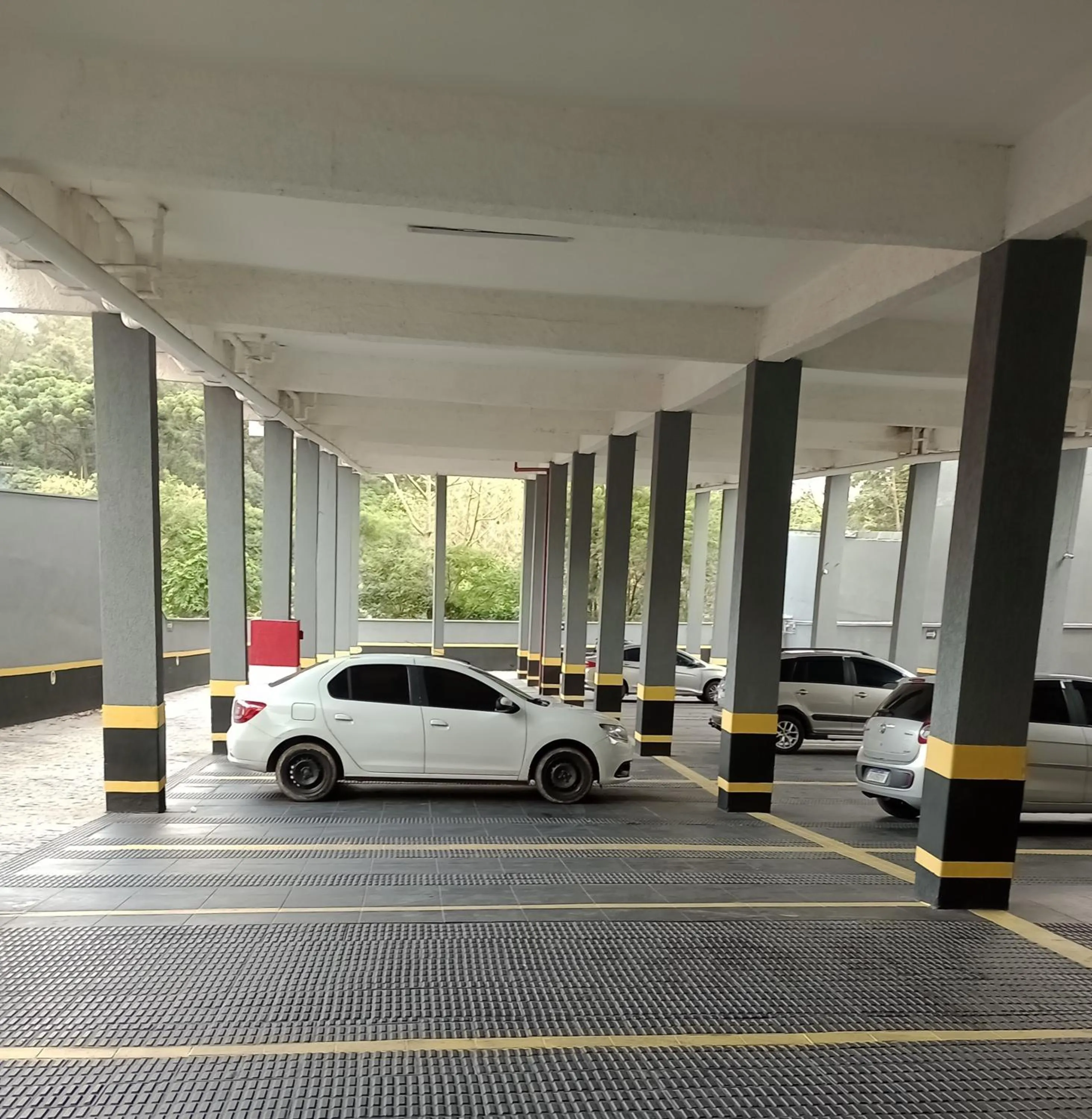 Parking in Motel Segredos (Adults Only)