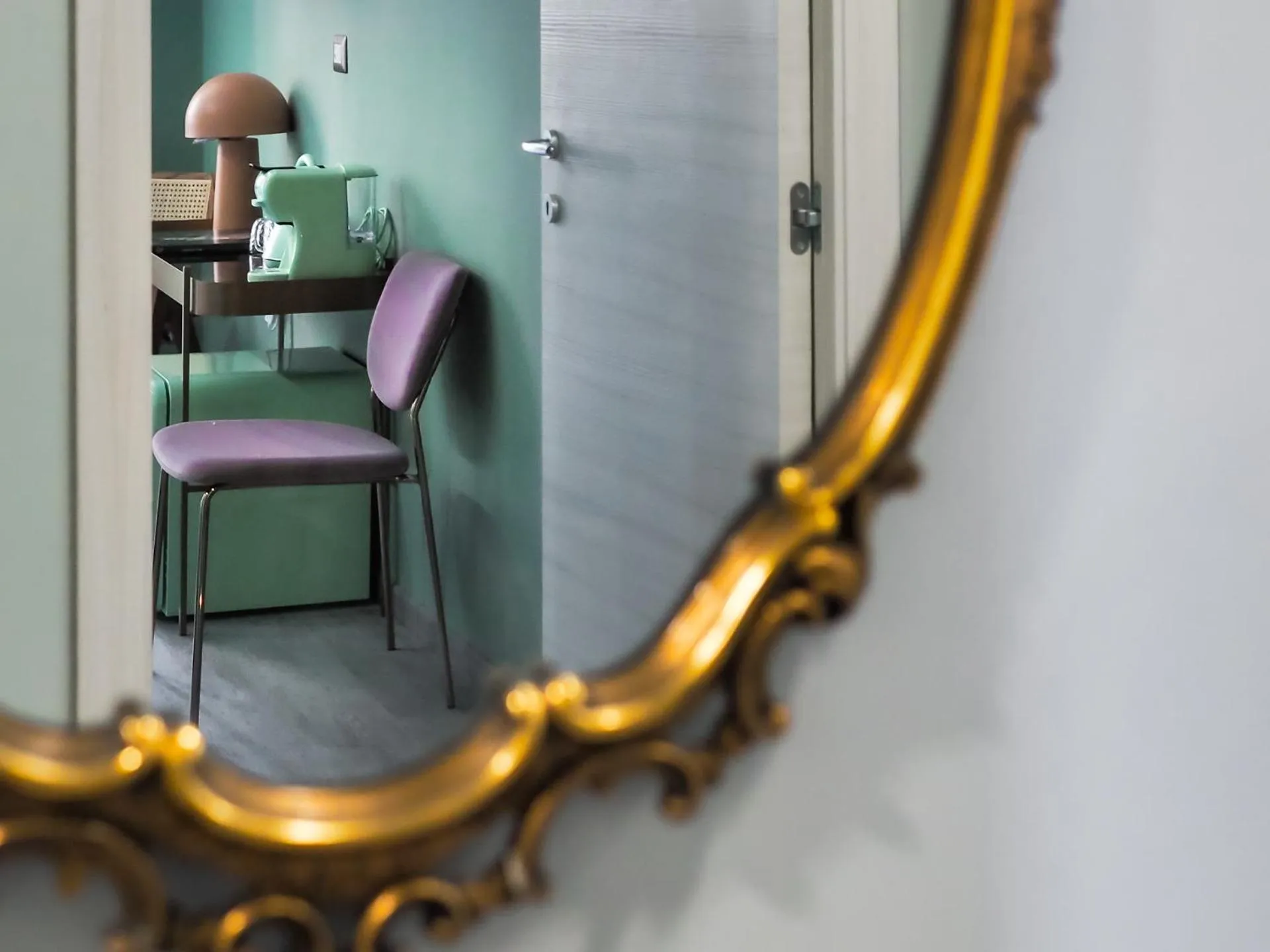 Decorative detail in C'est La Vie Suites