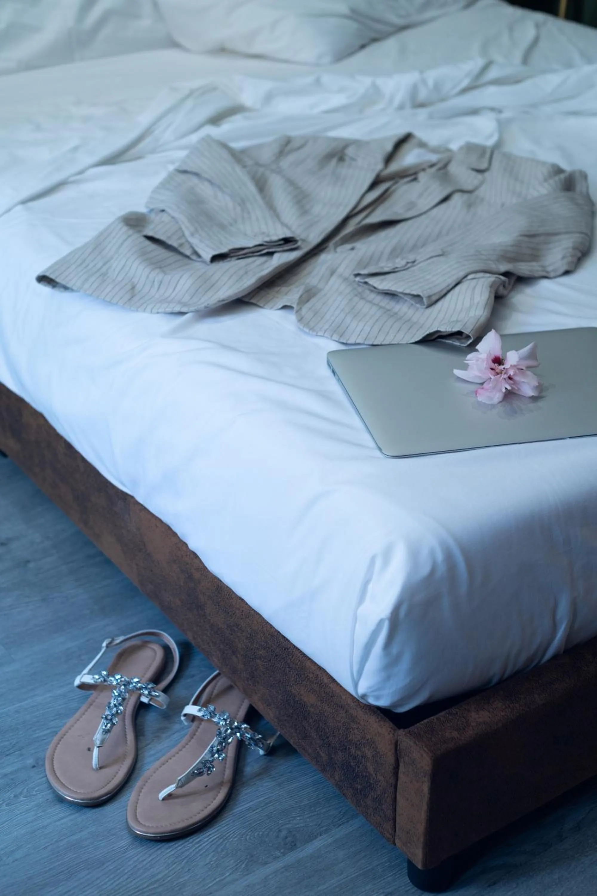 Bed in C'est La Vie Suites