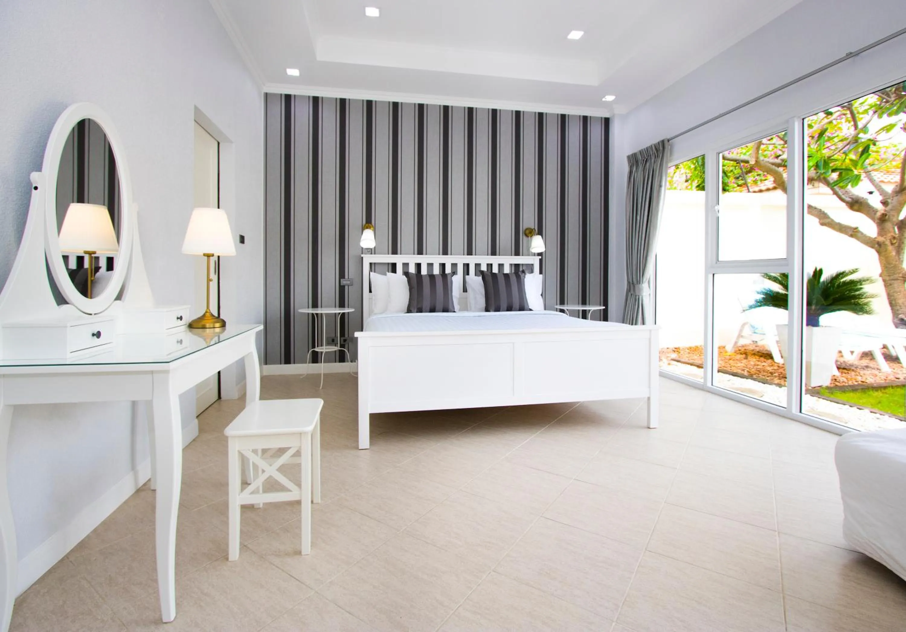 Bedroom, Bed in Tortuga Villas Pattaya