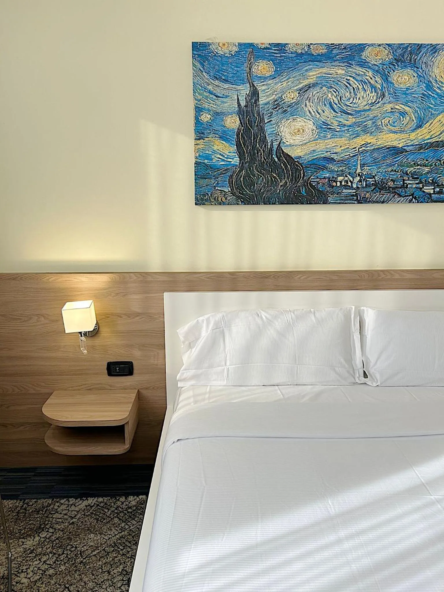 Bed in iH Hotels Milano Blu Visconti