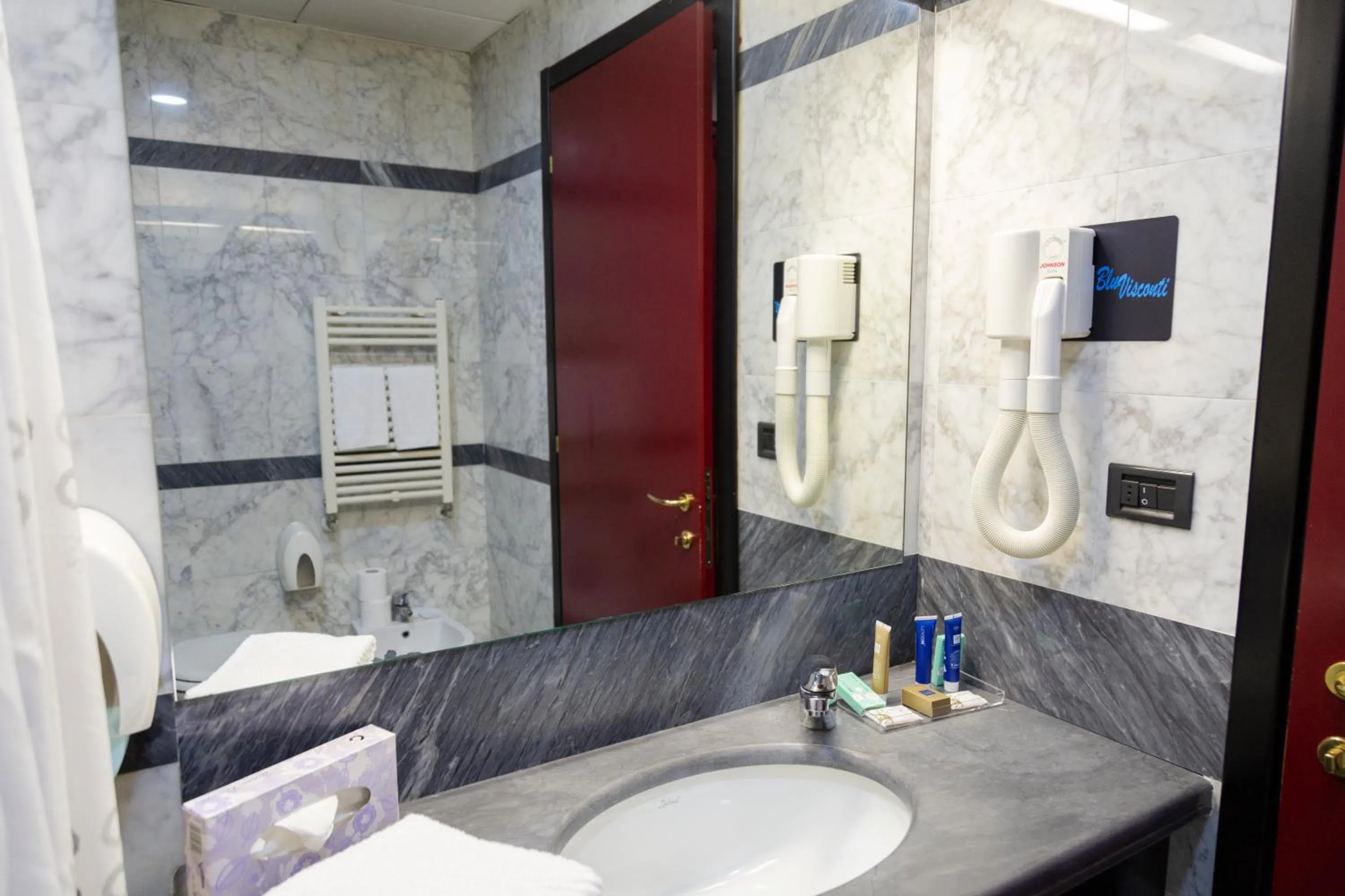 Bathroom in iH Hotels Milano Blu Visconti