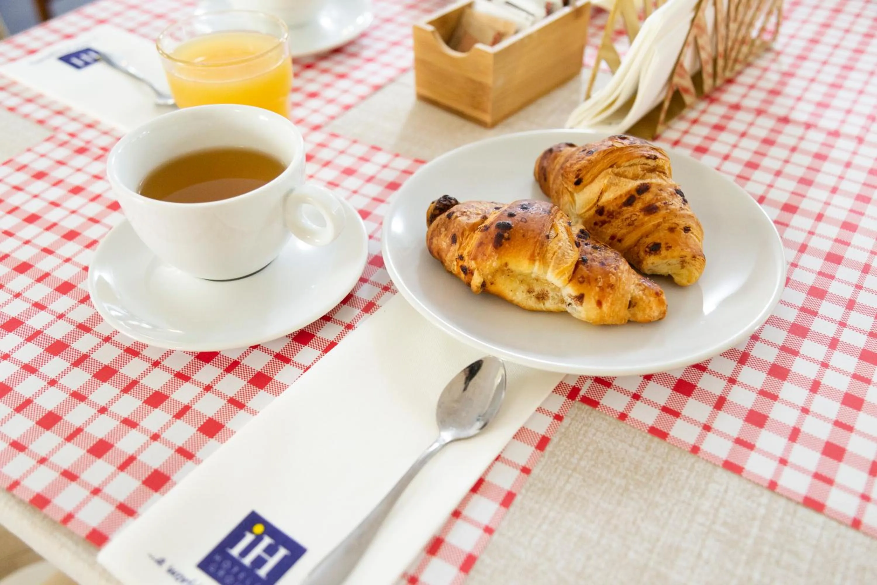 Continental breakfast in iH Hotels Milano Blu Visconti