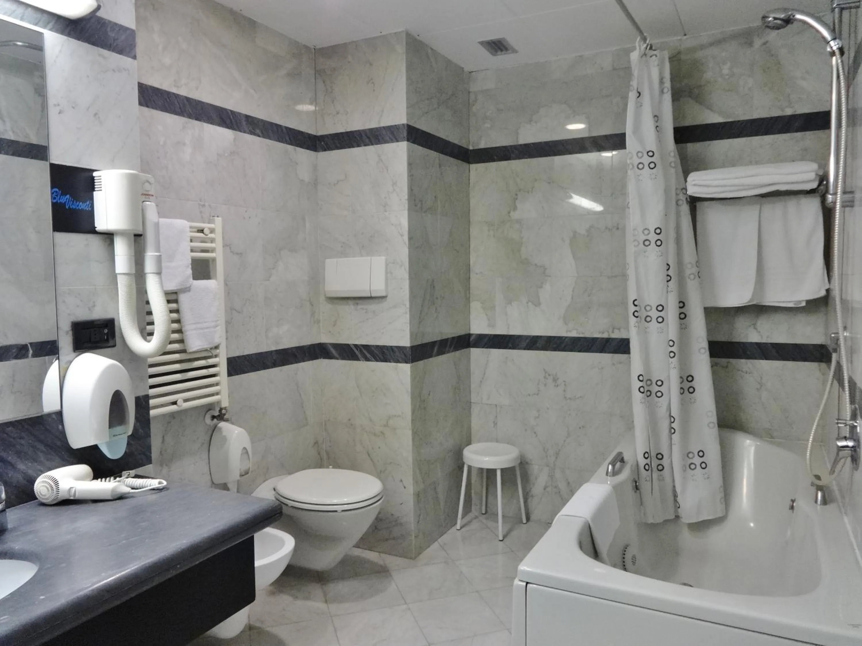 Bathroom in iH Hotels Milano Blu Visconti