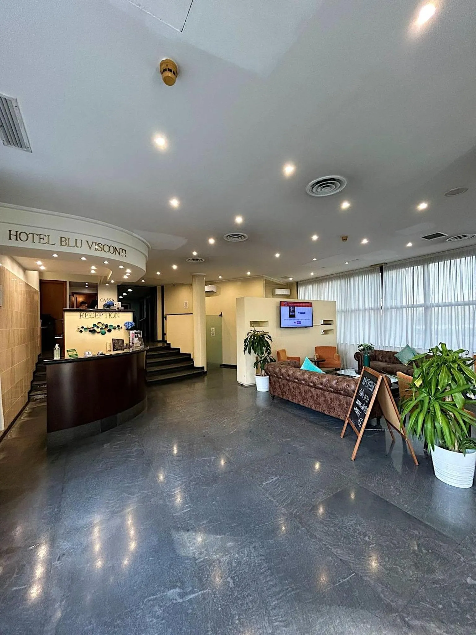 Lobby or reception in iH Hotels Milano Blu Visconti