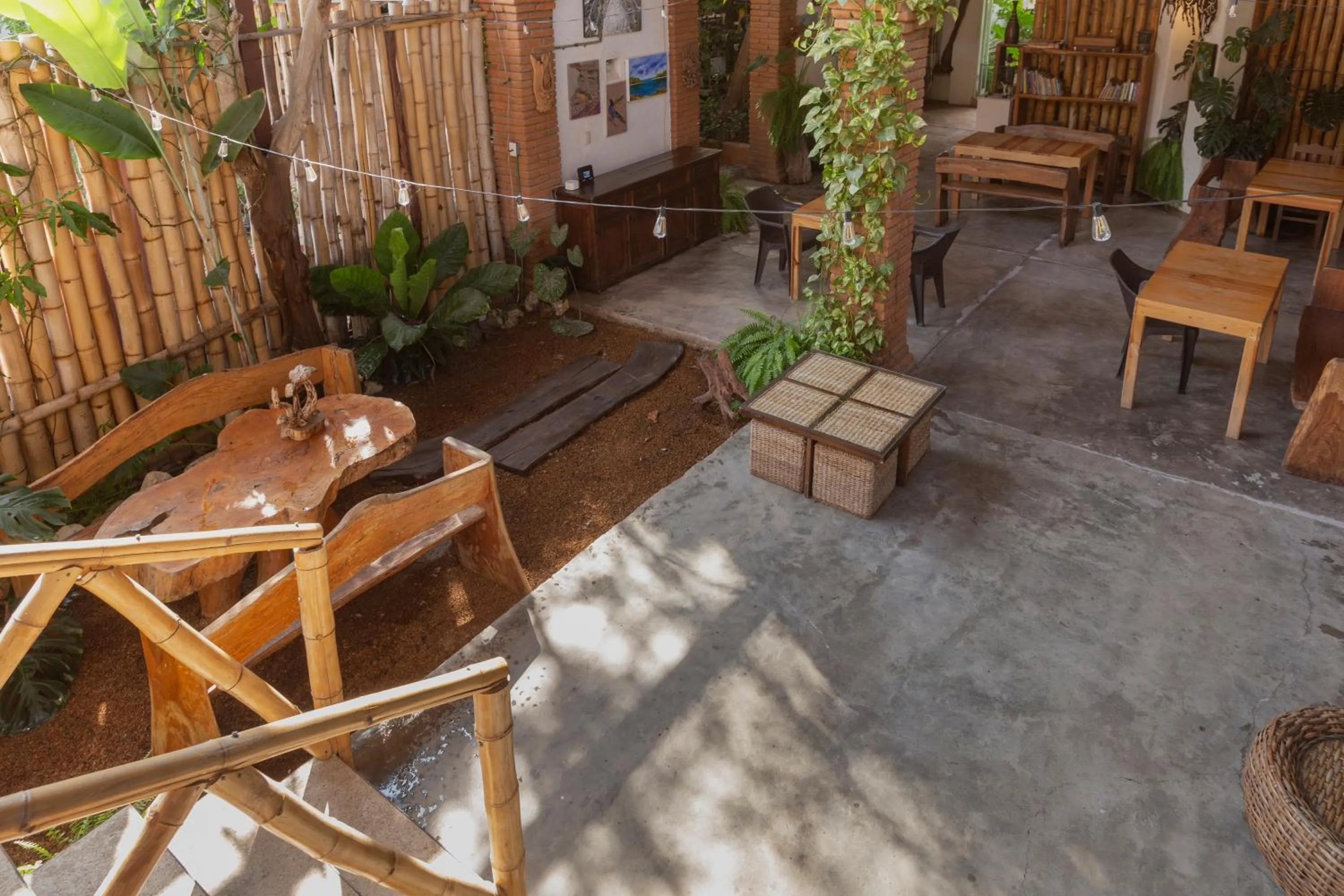 Property building in Hotel Casa Lasibe Café