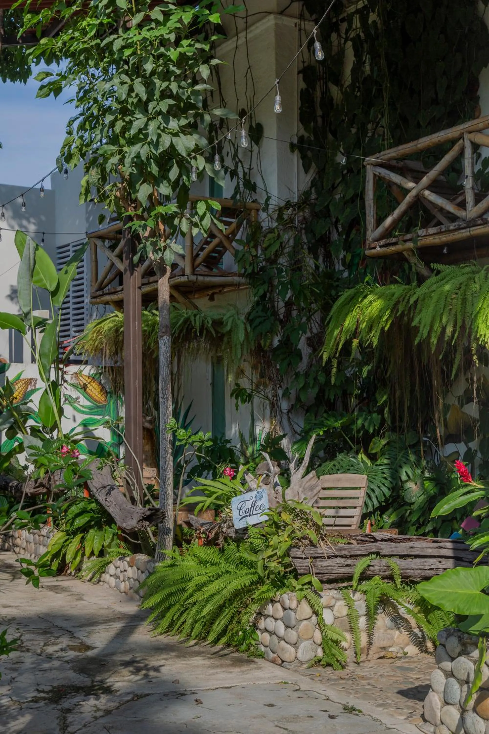 Property building in Hotel Casa Lasibe Café
