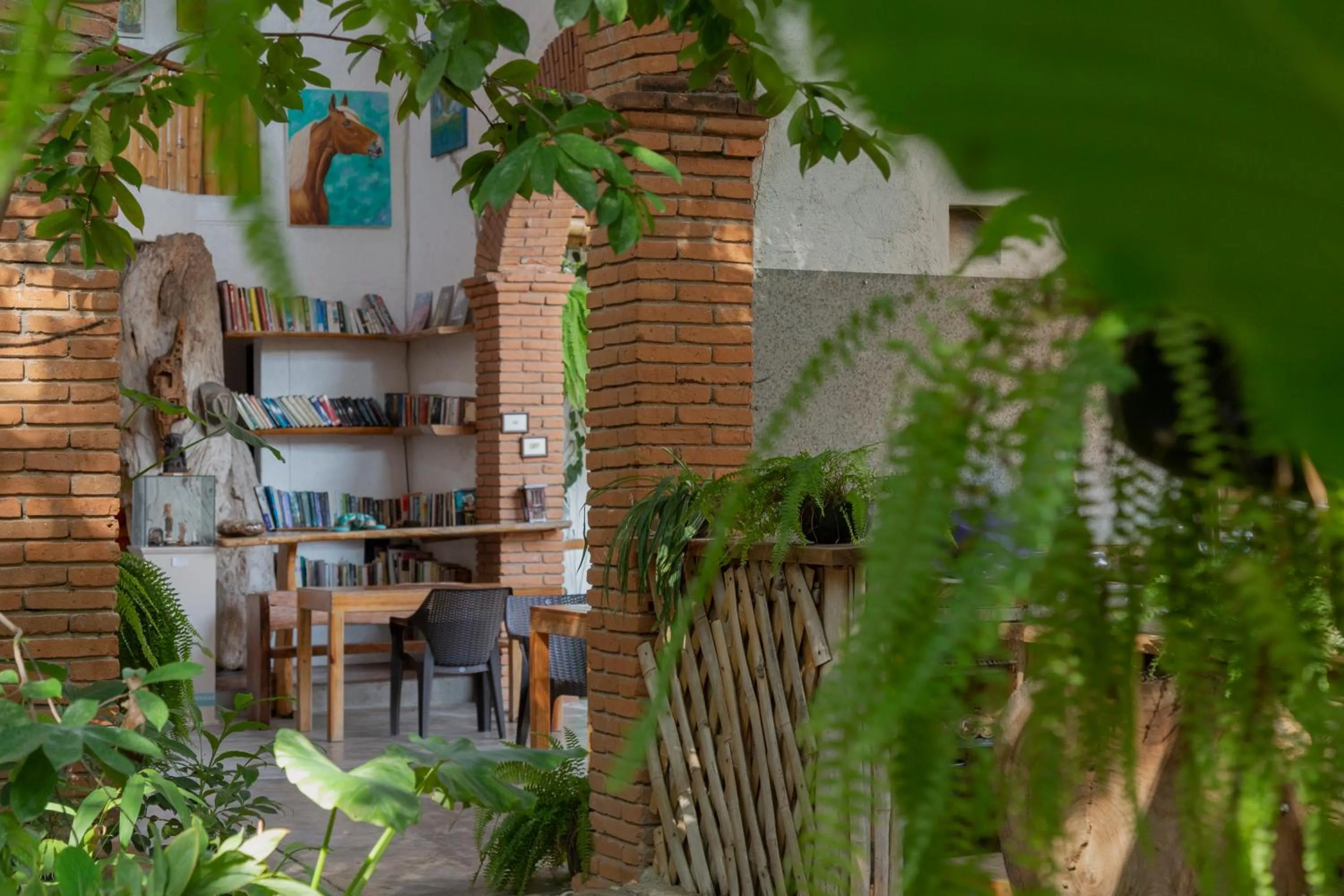 Property building in Hotel Casa Lasibe Café
