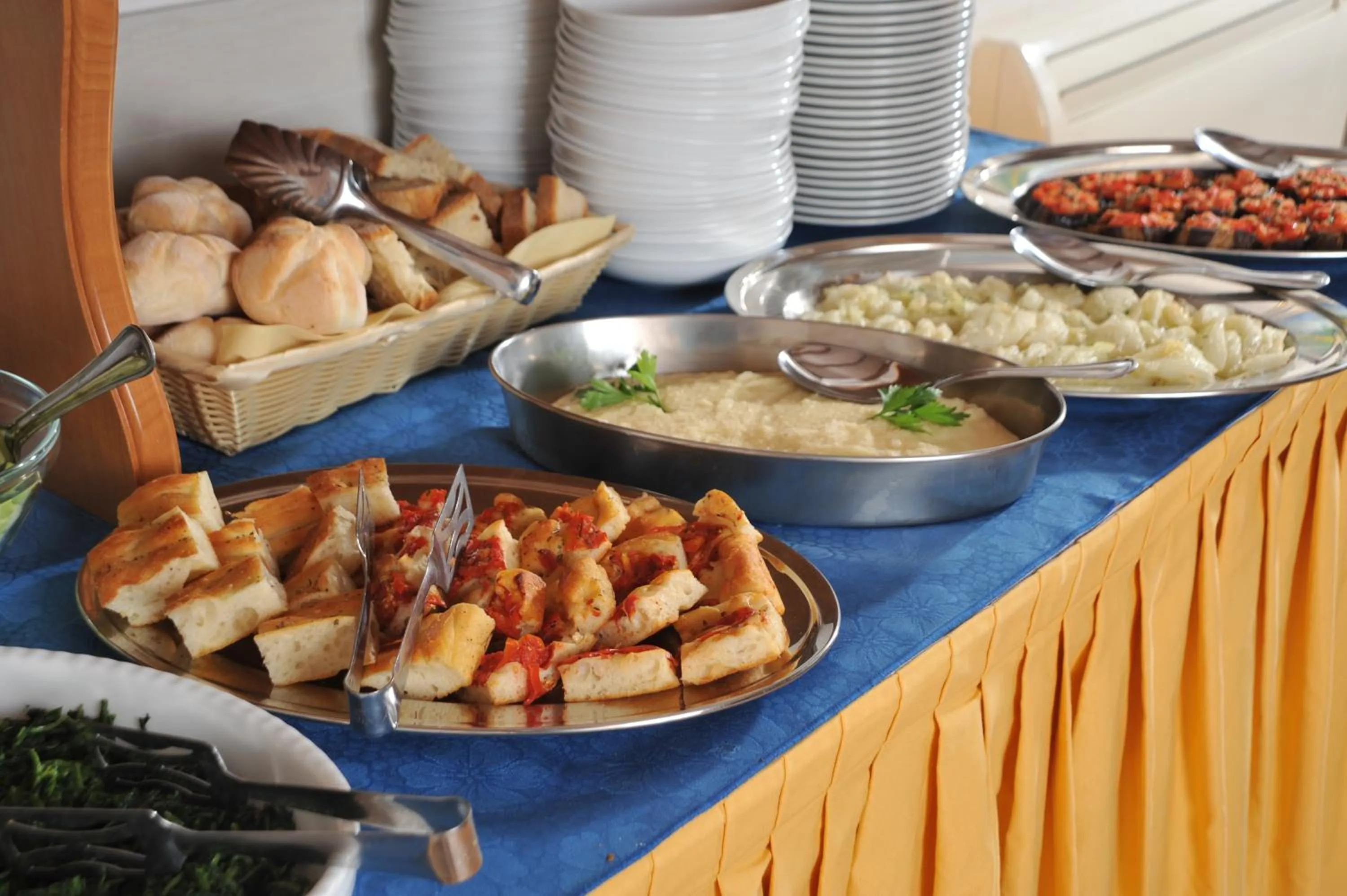 Buffet breakfast in Albergo Torrente