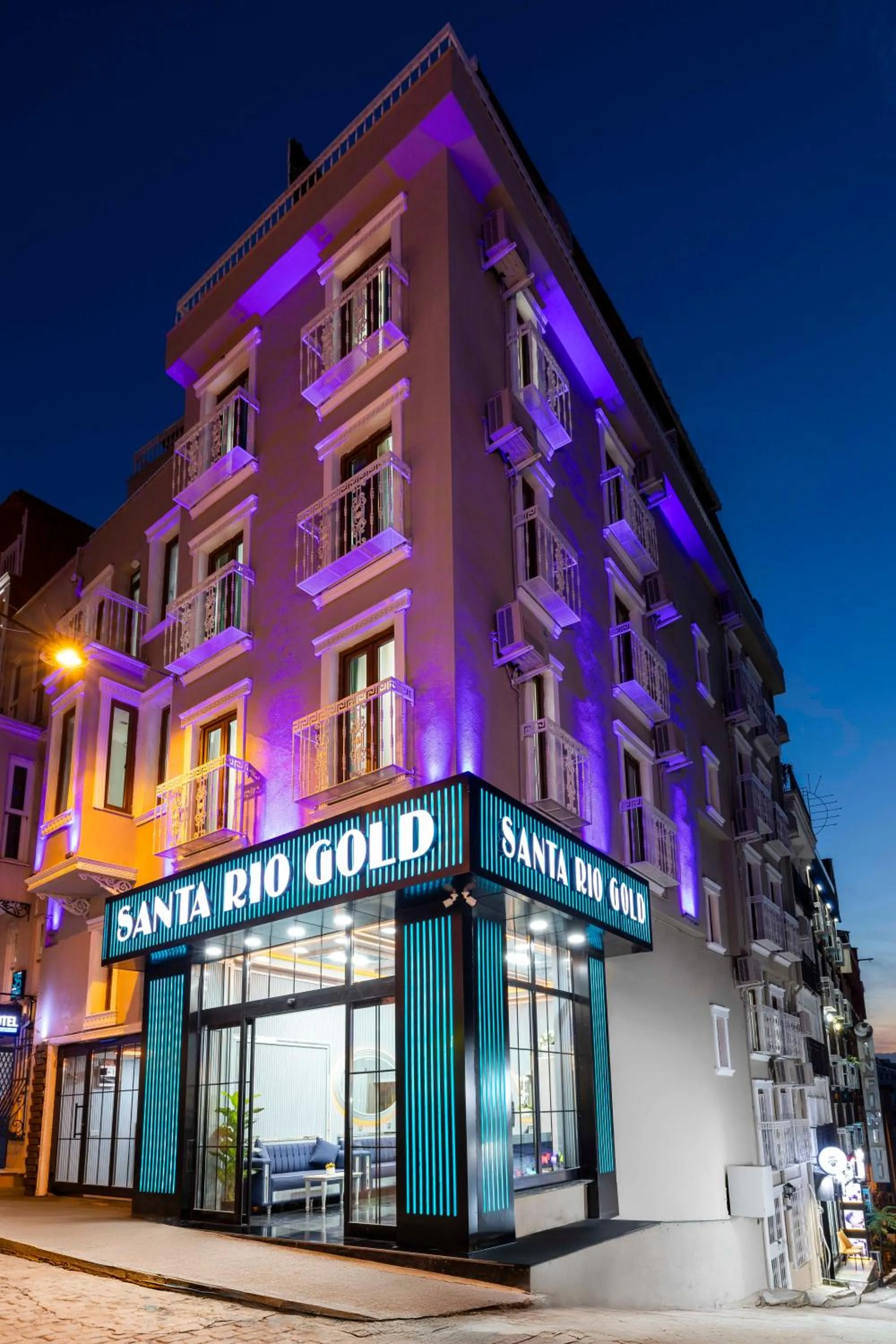 Property building in Santa Rio Gold Taxim Hotel