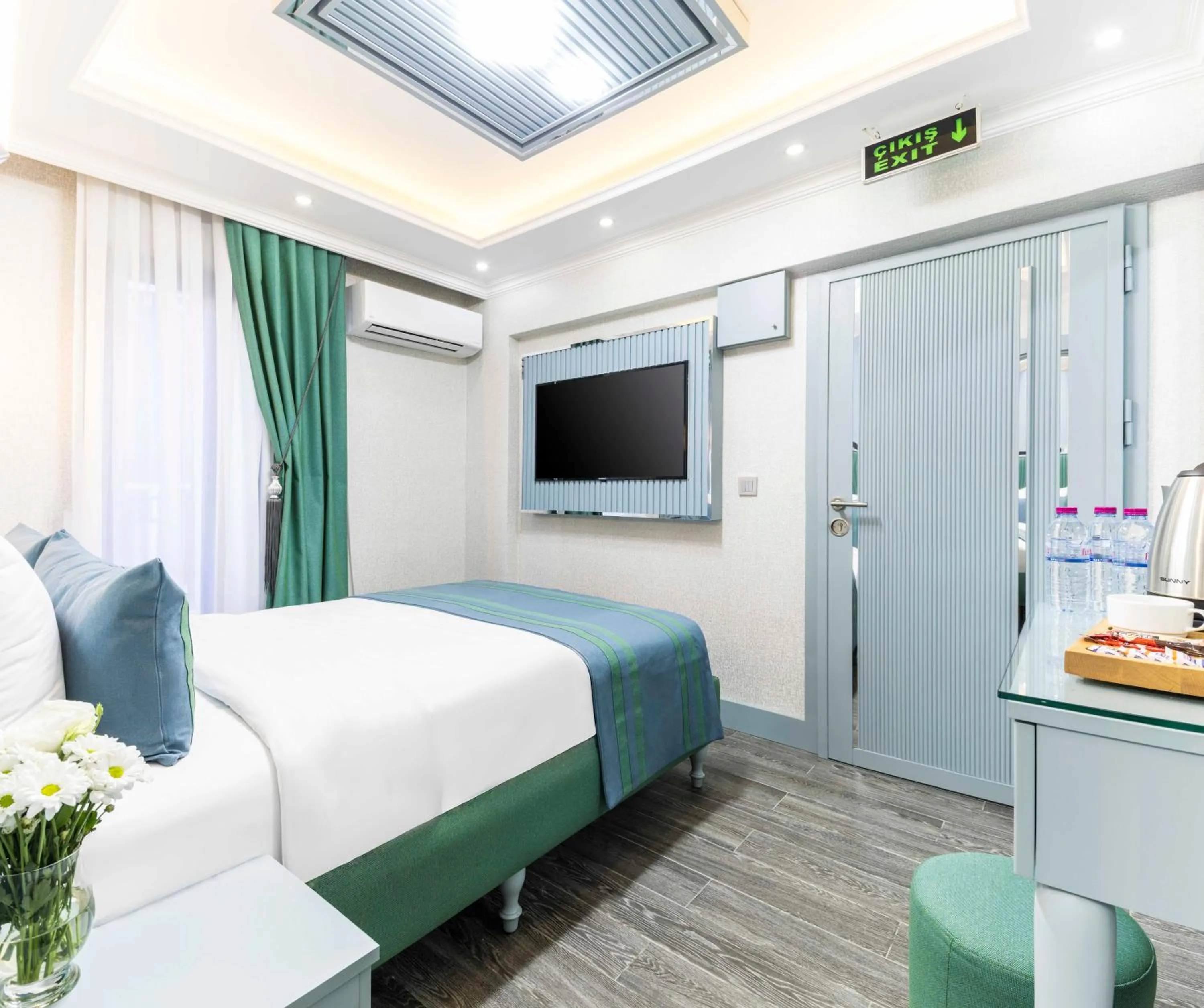 Bed in Santa Rio Gold Taxim Hotel