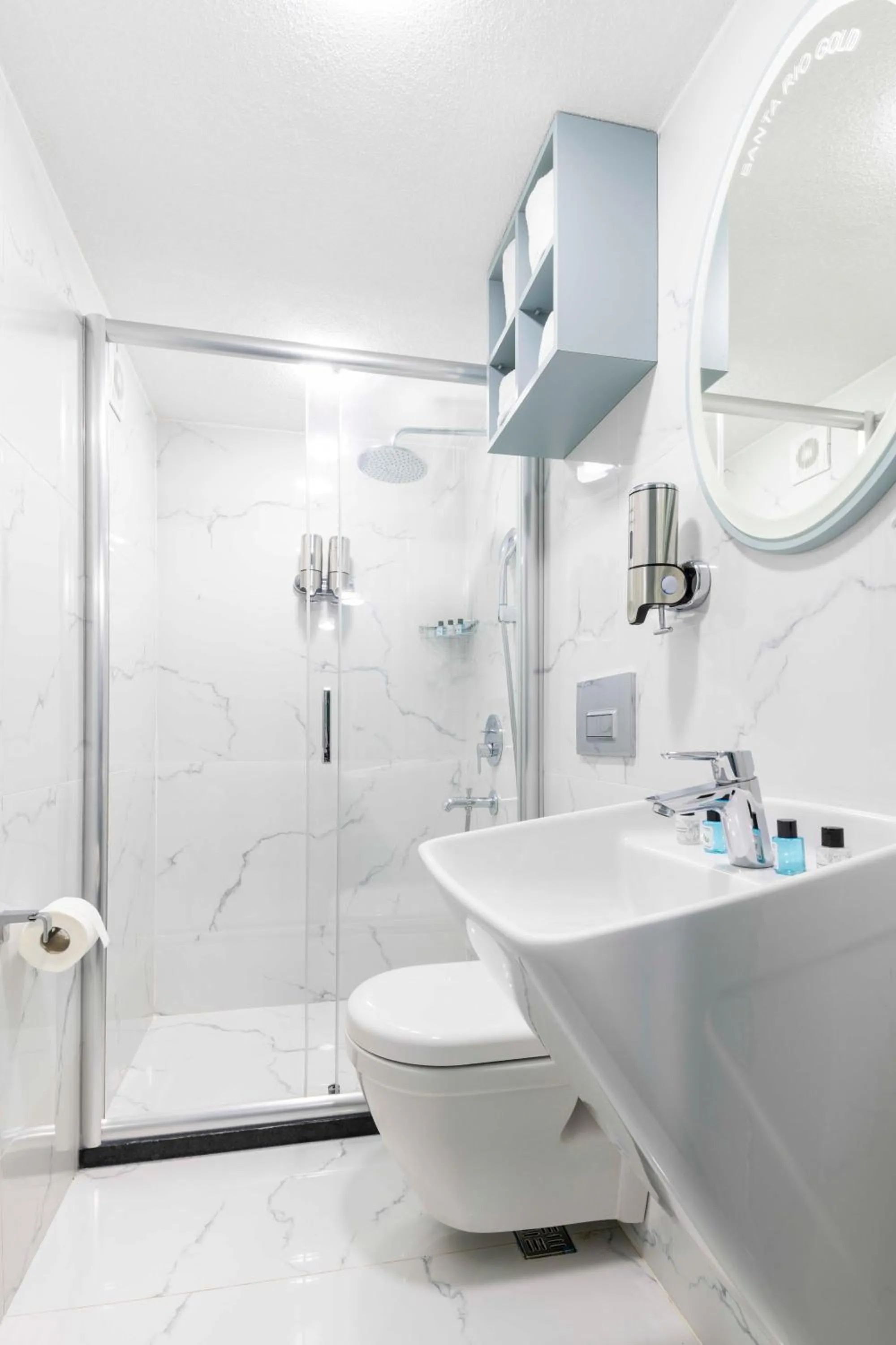 Shower in Santa Rio Gold Taxim Hotel