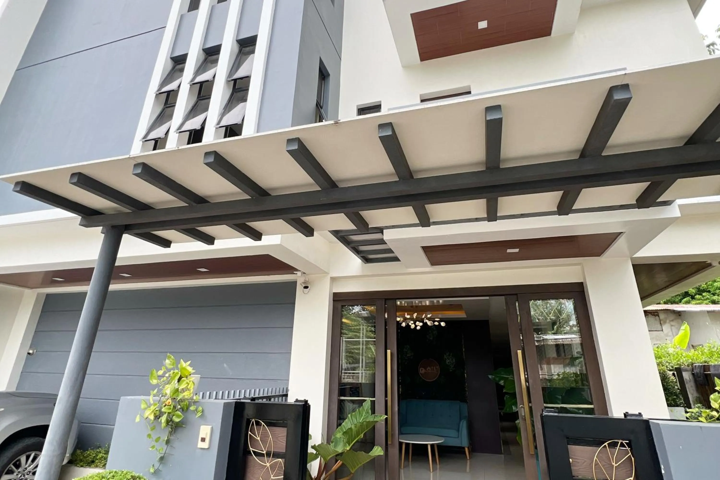 Facade/entrance in 717 Residences Iloilo