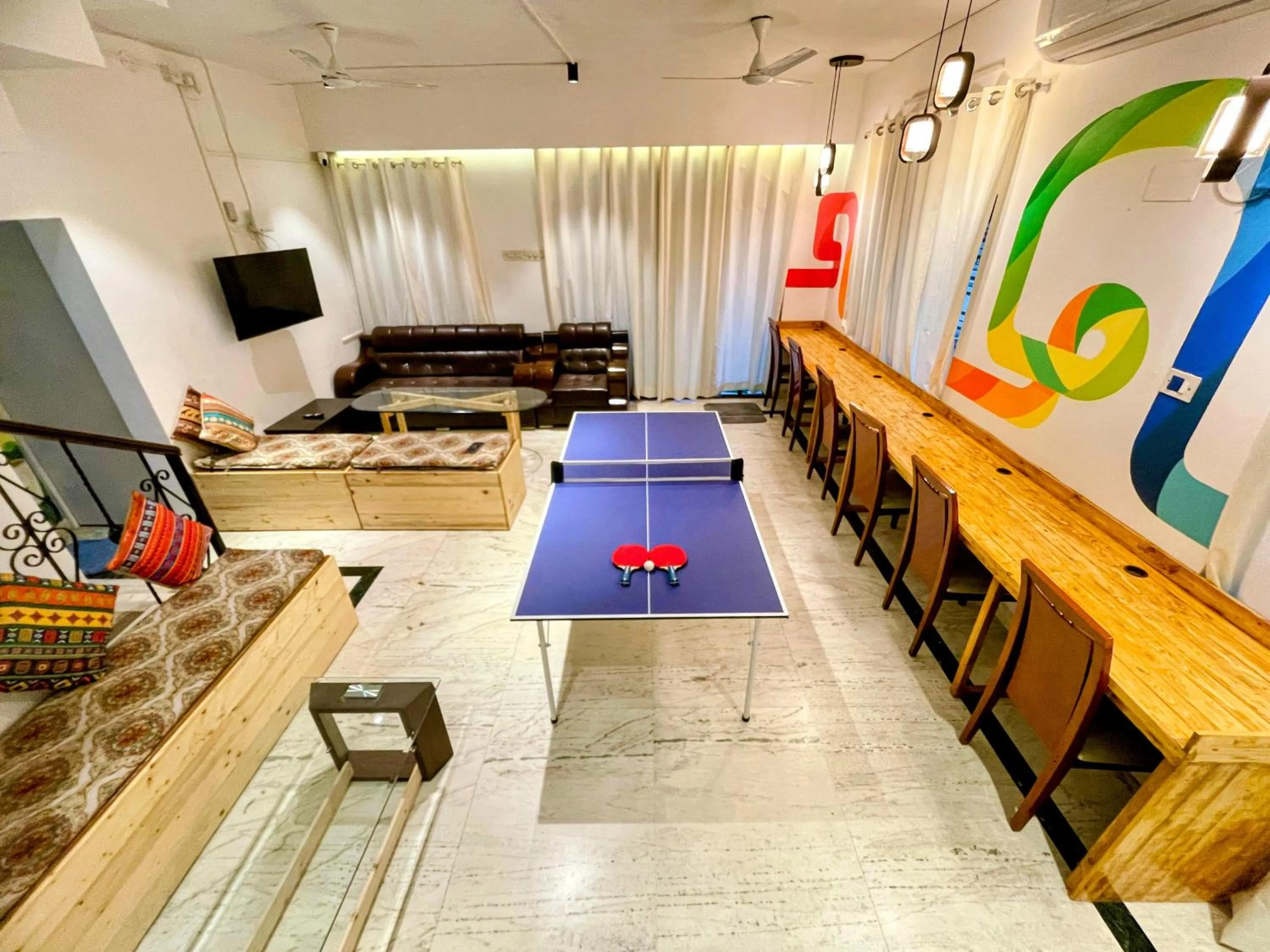 HOSHTEL99 - LUX - Stay, Cowork and Cafe - Luxurious Twin Bungalow