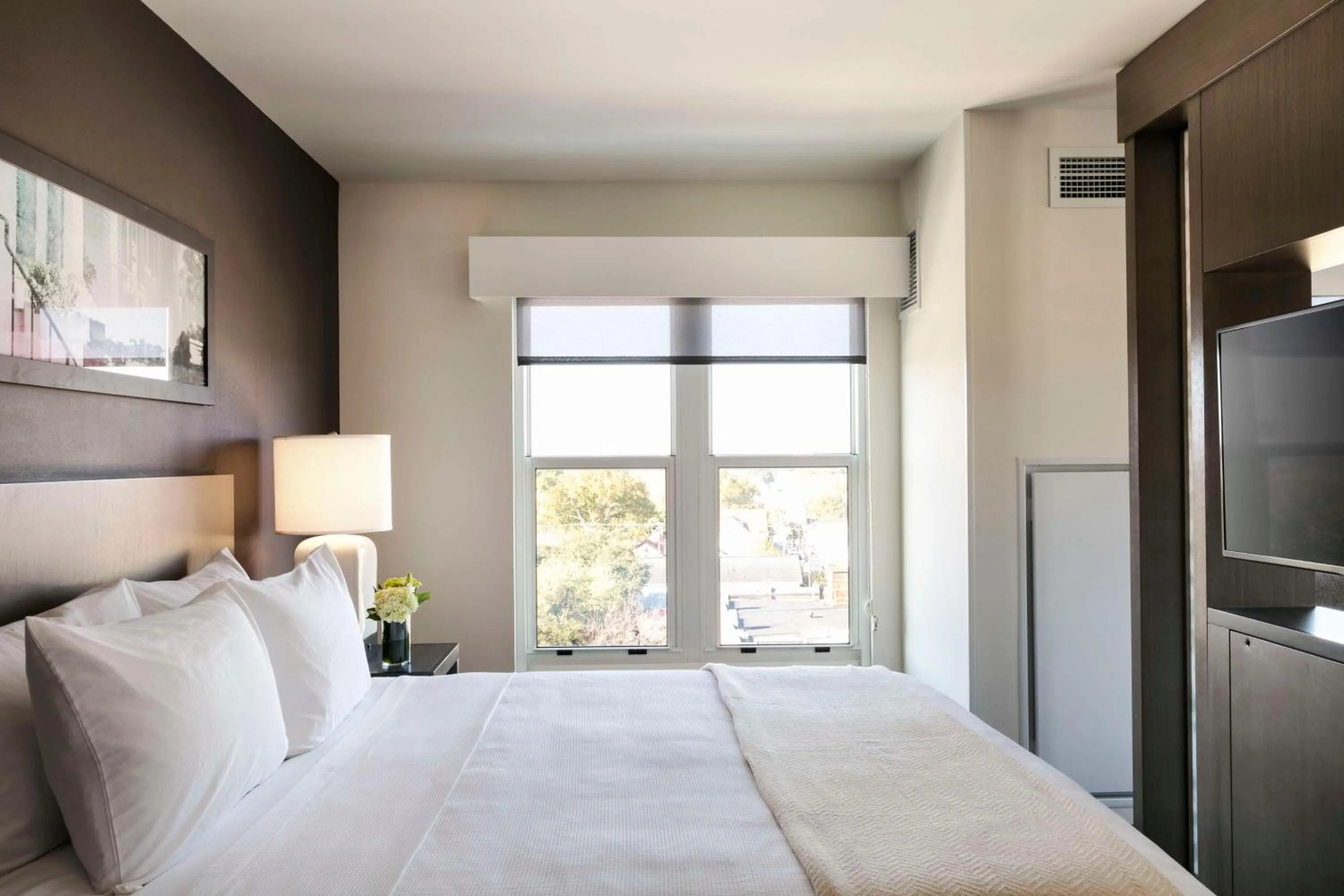 Bedroom, Bed in Hyatt House Charleston - Historic District