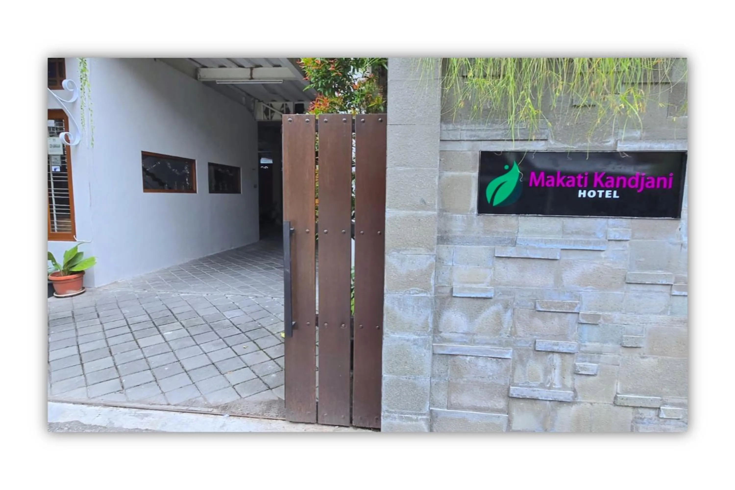 Property building in Rumah Kandjani By Makati