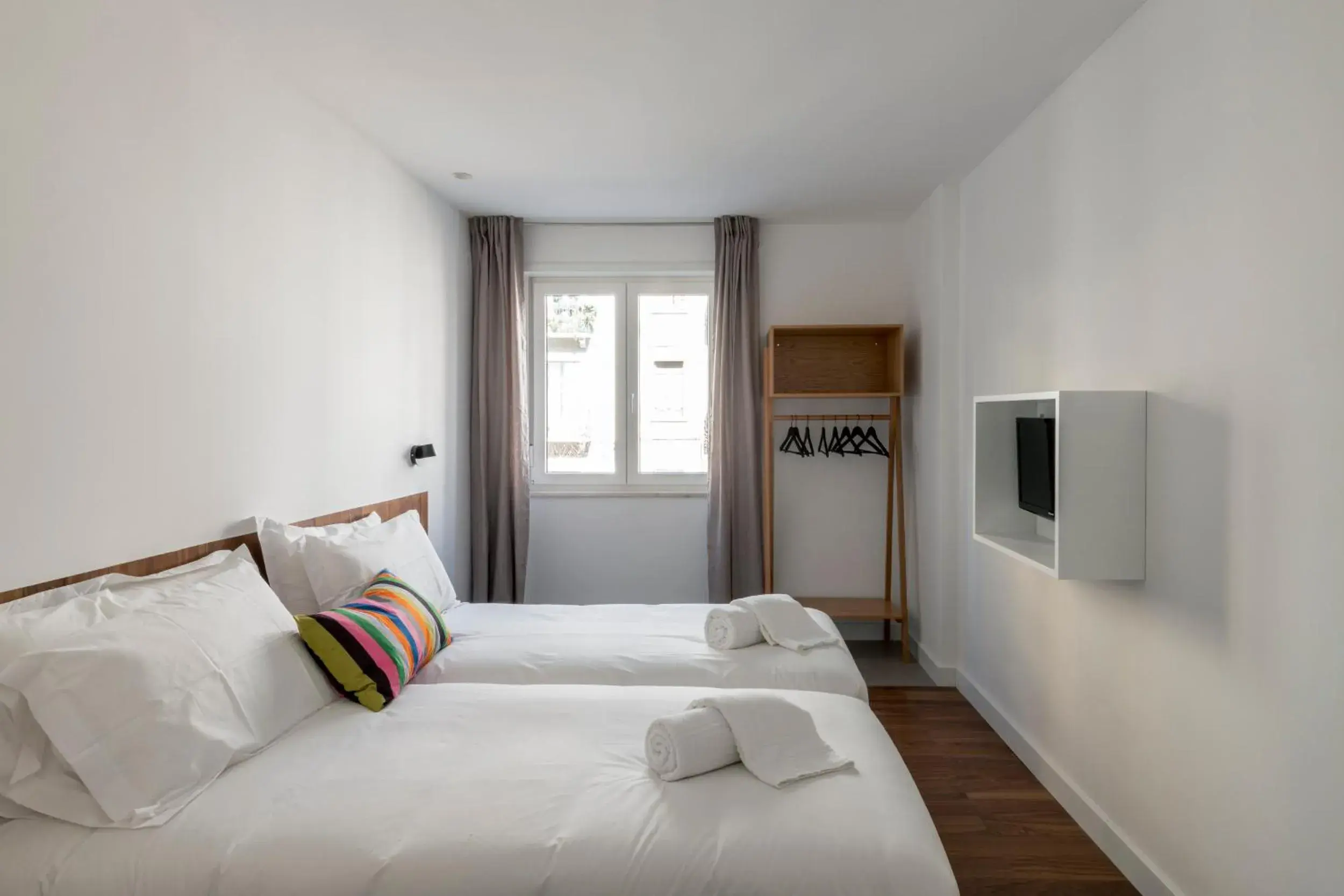 Lisbon Domus 74 by amcf Lisbon Domus 74 by amcf