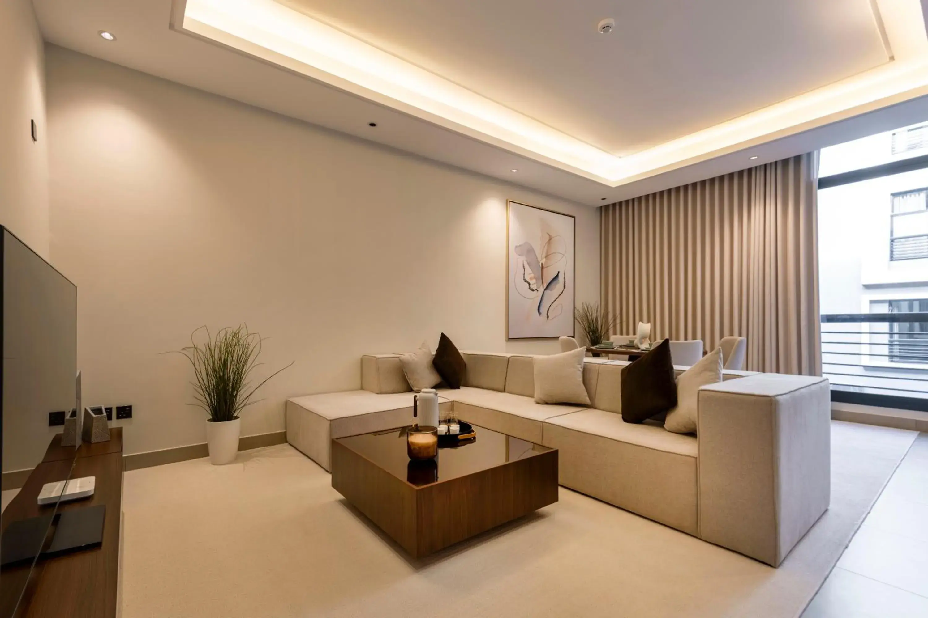 Three-Bedroom Apartment with Balcony in Riyadh homes by RAFA Three-Bedroom Apartment with Balcony in Riyadh homes by RAFA