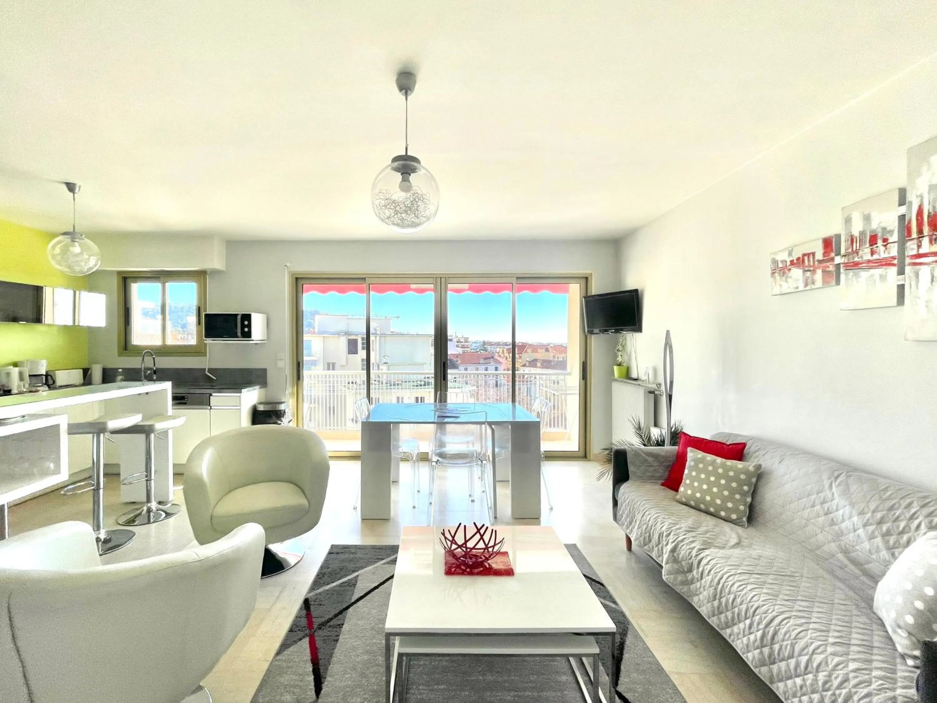 Petit Juas by Welcome to Cannes