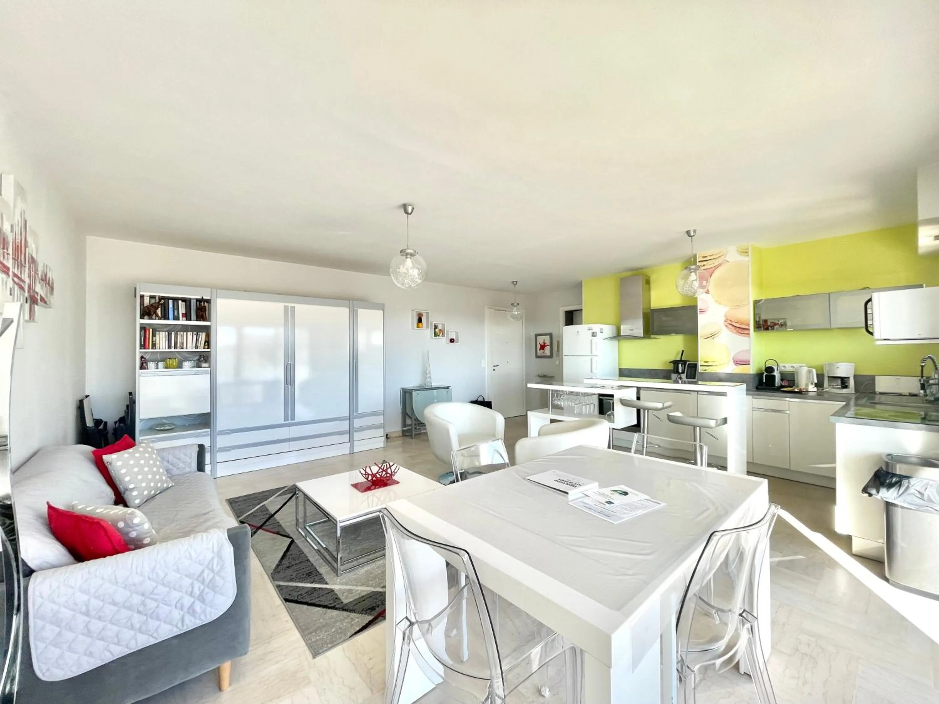 Petit Juas by Welcome to Cannes