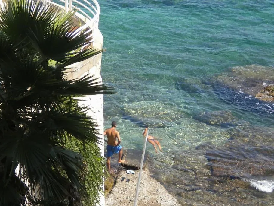 Snorkeling in Riccio di Mare - Large and bright flat on the sea