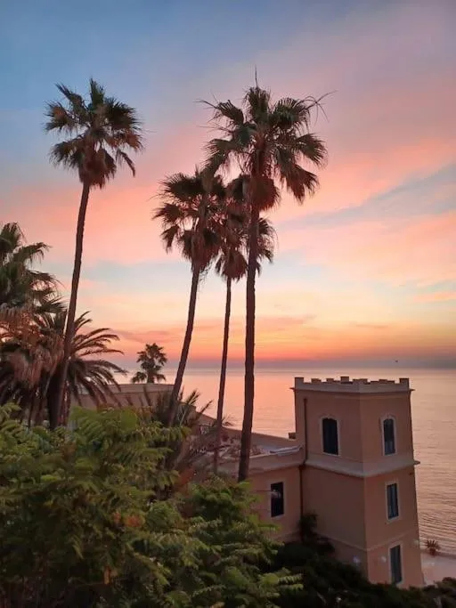 Two-Bedroom Apartment - single occupancy in Riccio di Mare - Large and bright flat on the sea