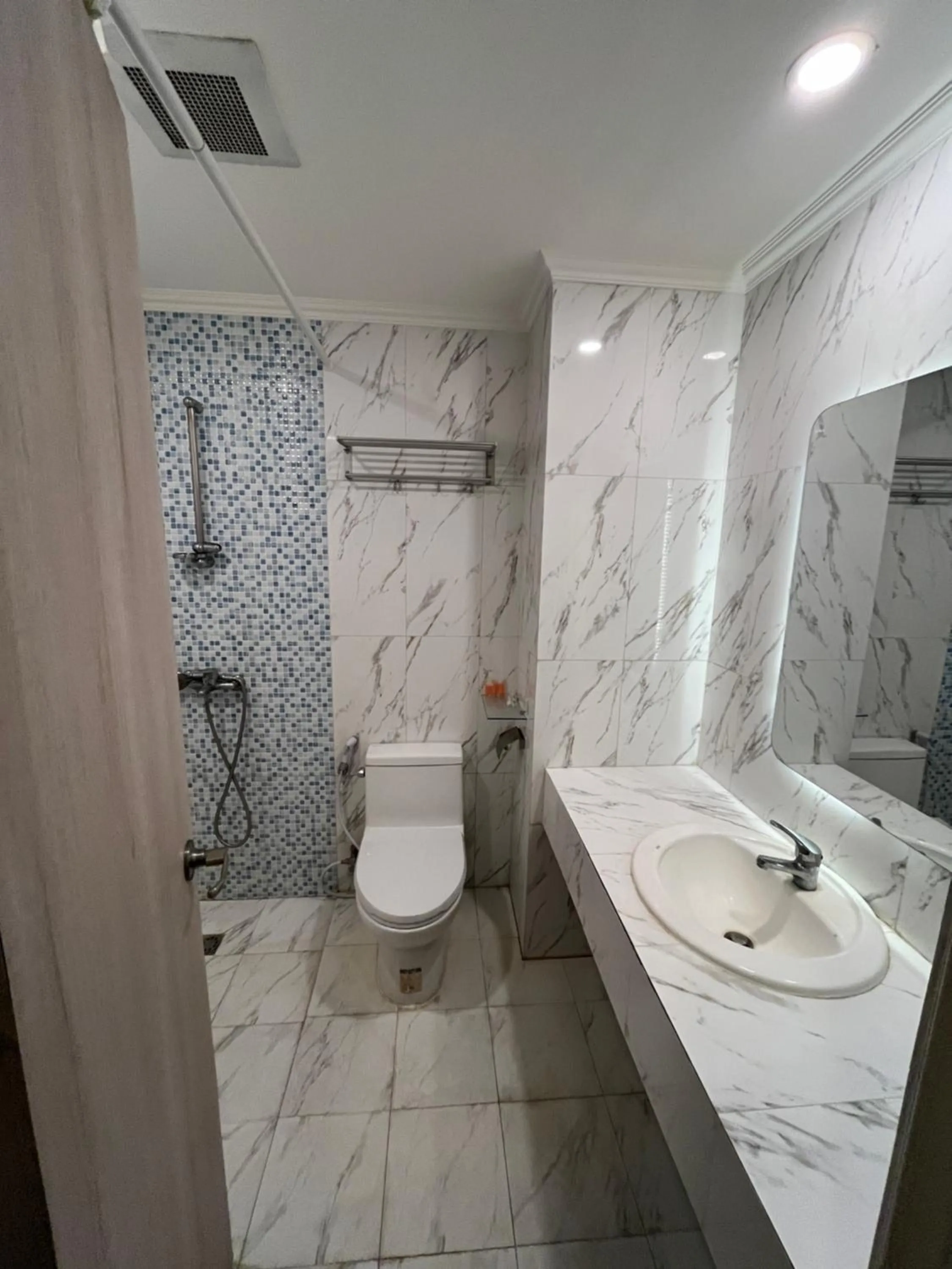 Bathroom in Hotel O Kebayoran