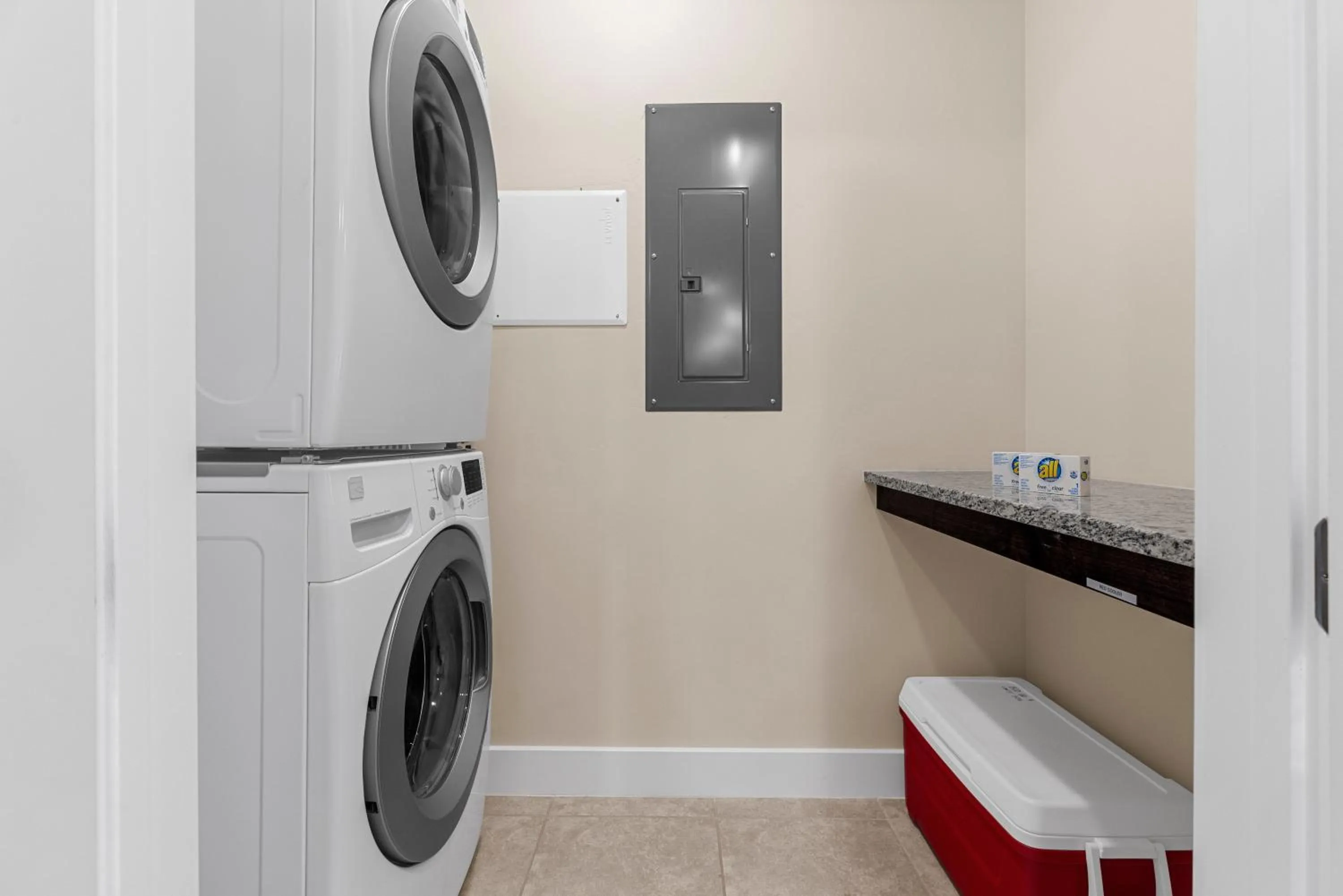 washing machine in Vacation Rentals at Sand Hollow Resort