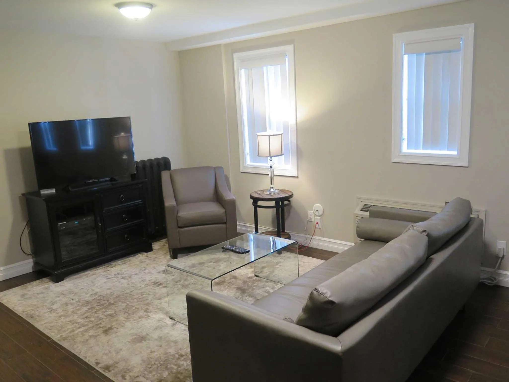 TV and multimedia in Western Hotel & Executive Suites