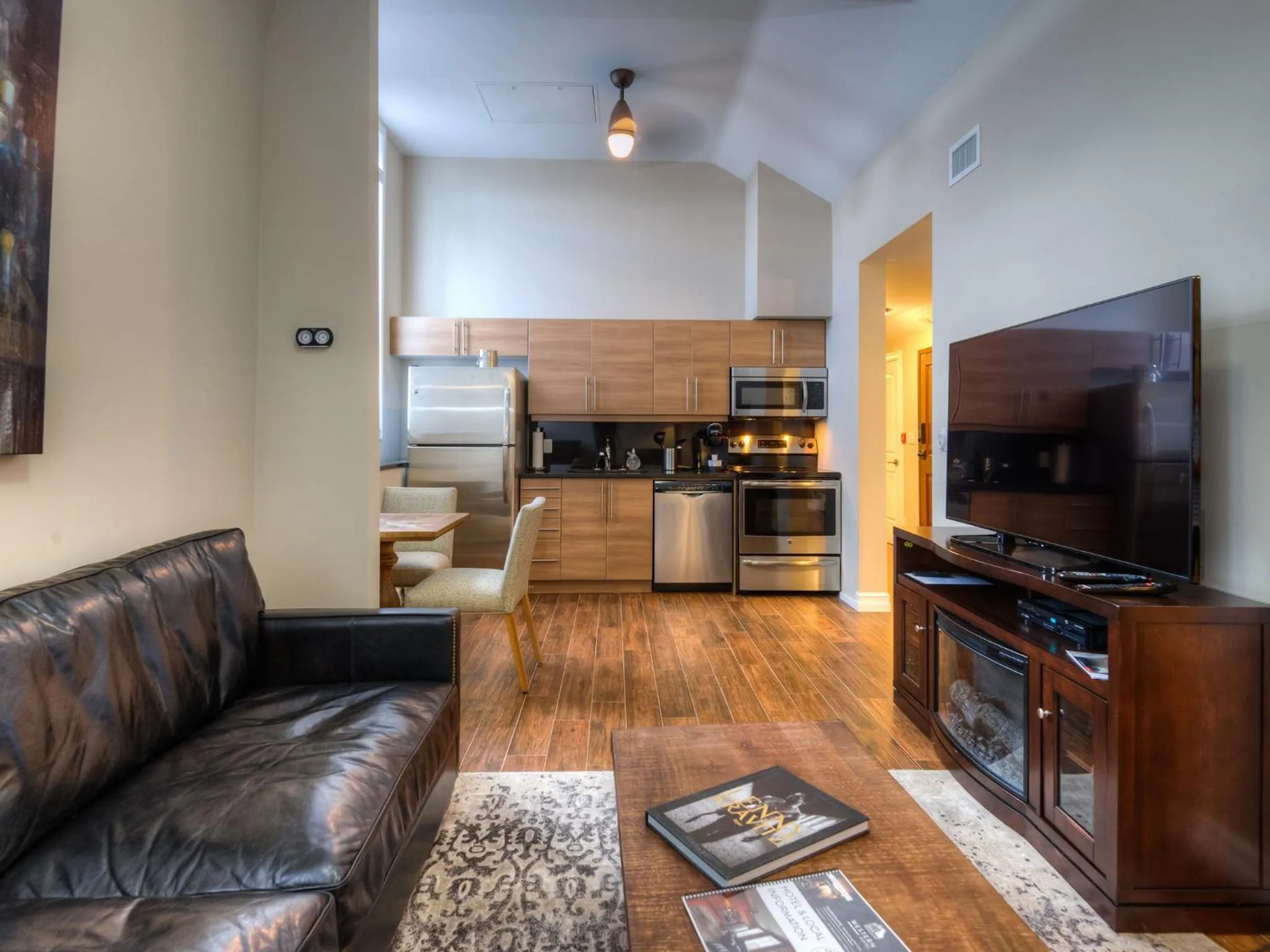 Living room in Western Hotel & Executive Suites