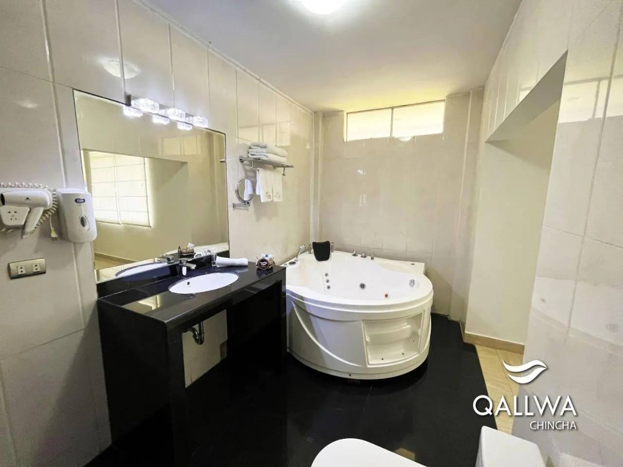 Hot Tub in Qallwa Chincha