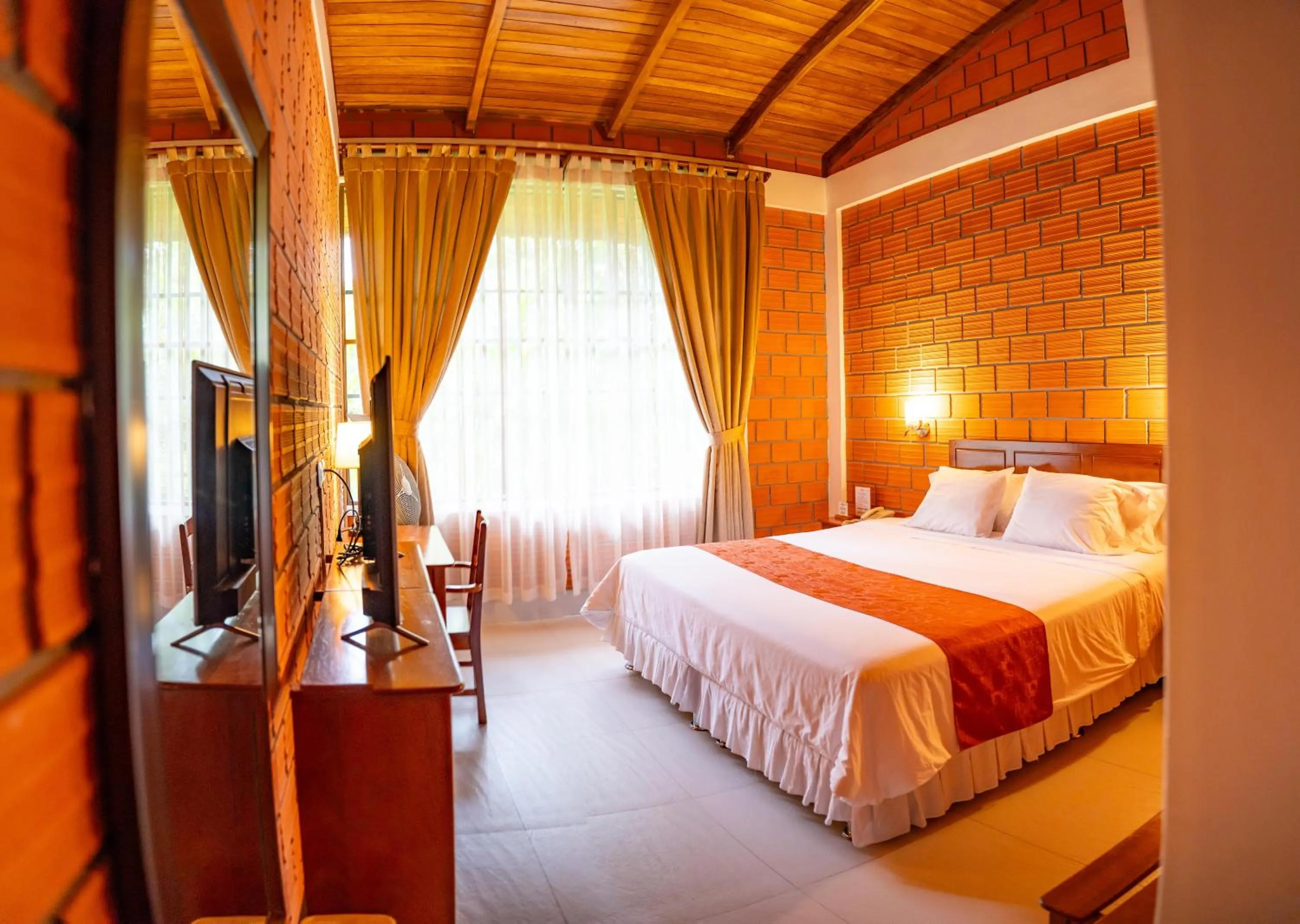 TV and multimedia, Bed in Altavista Casahotel - Asociado Casa Andina