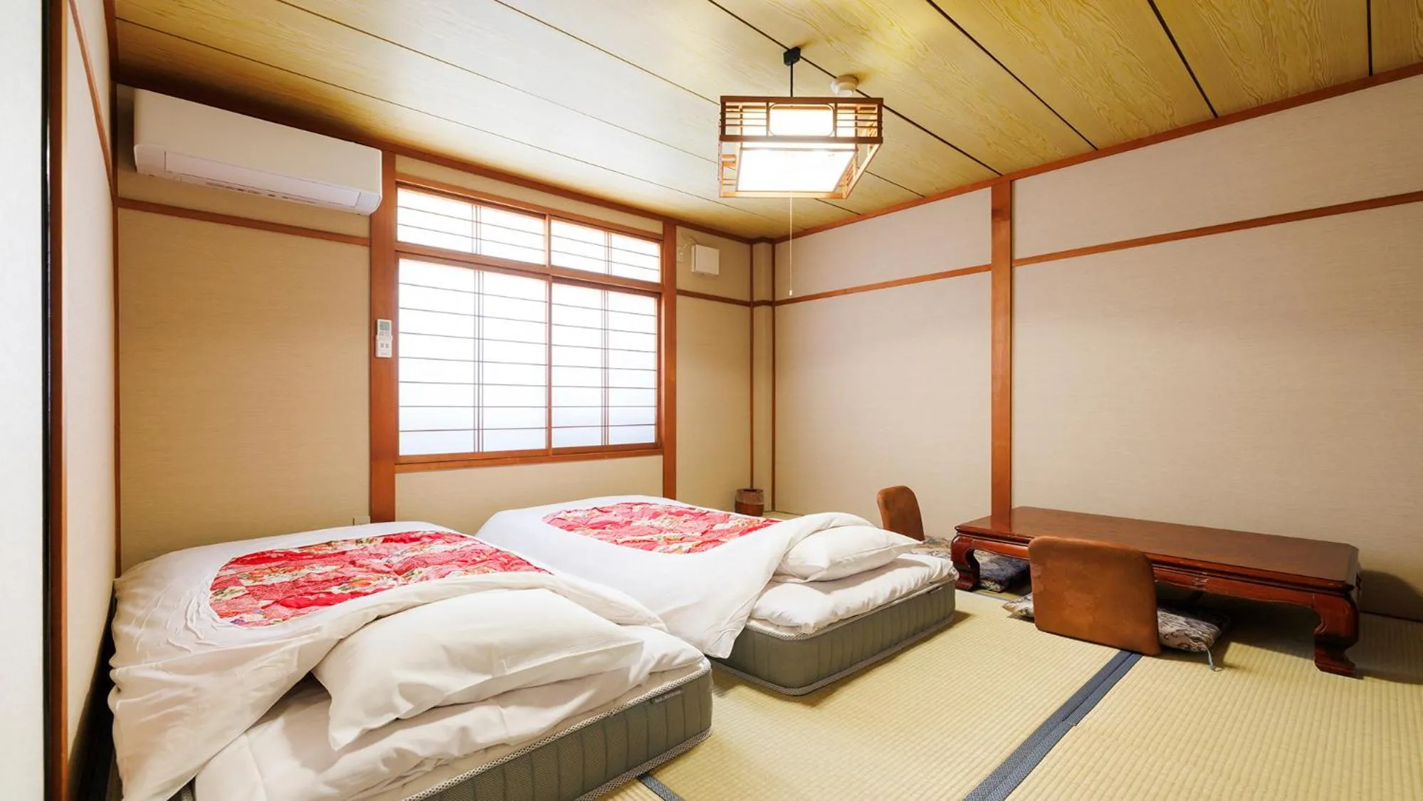 Photo of the whole room, Bed in 緑風苑 きよはる Ryokufuen Kiyoharu